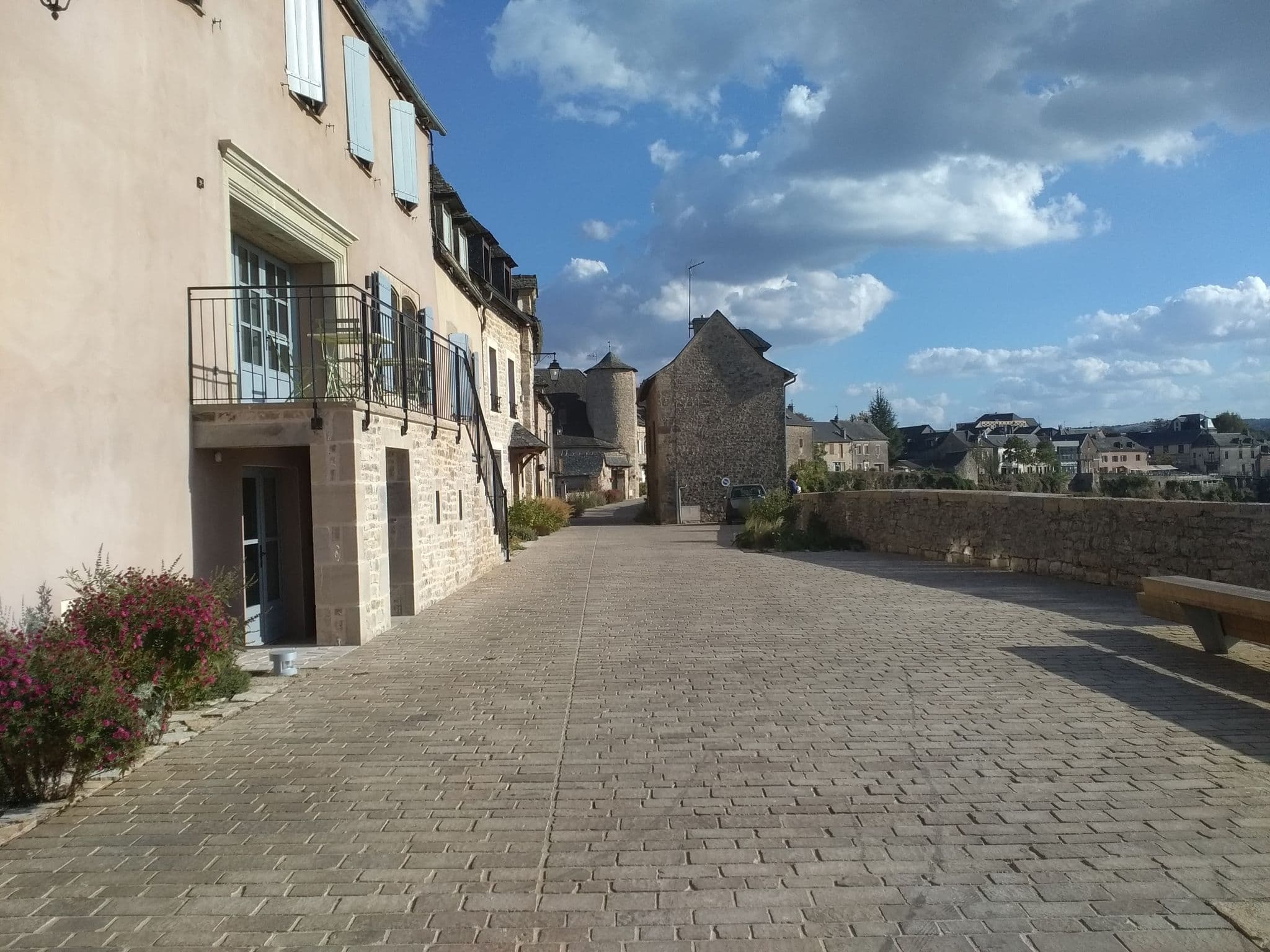 Street view near Le Belvèdère, Bozouls — © yod4z (CC BY-SA · Mapillary)