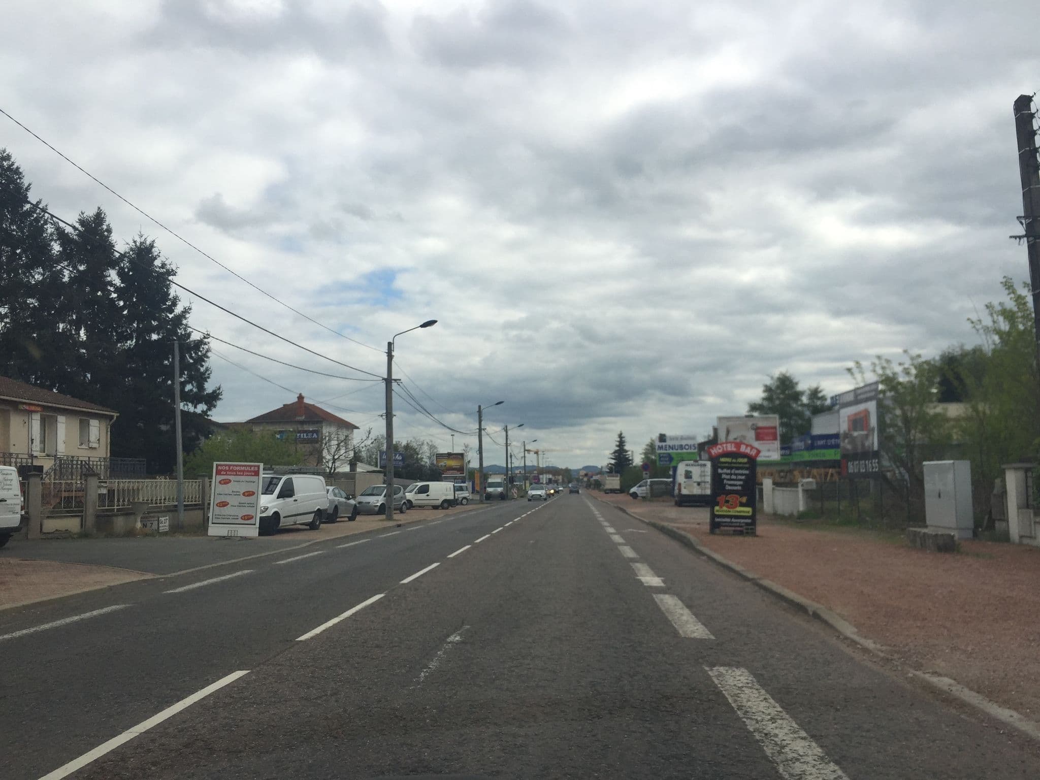 Street view near Auberge des Volcans d'Auvergne, Mably — © zimmy (CC BY-SA · Mapillary)
