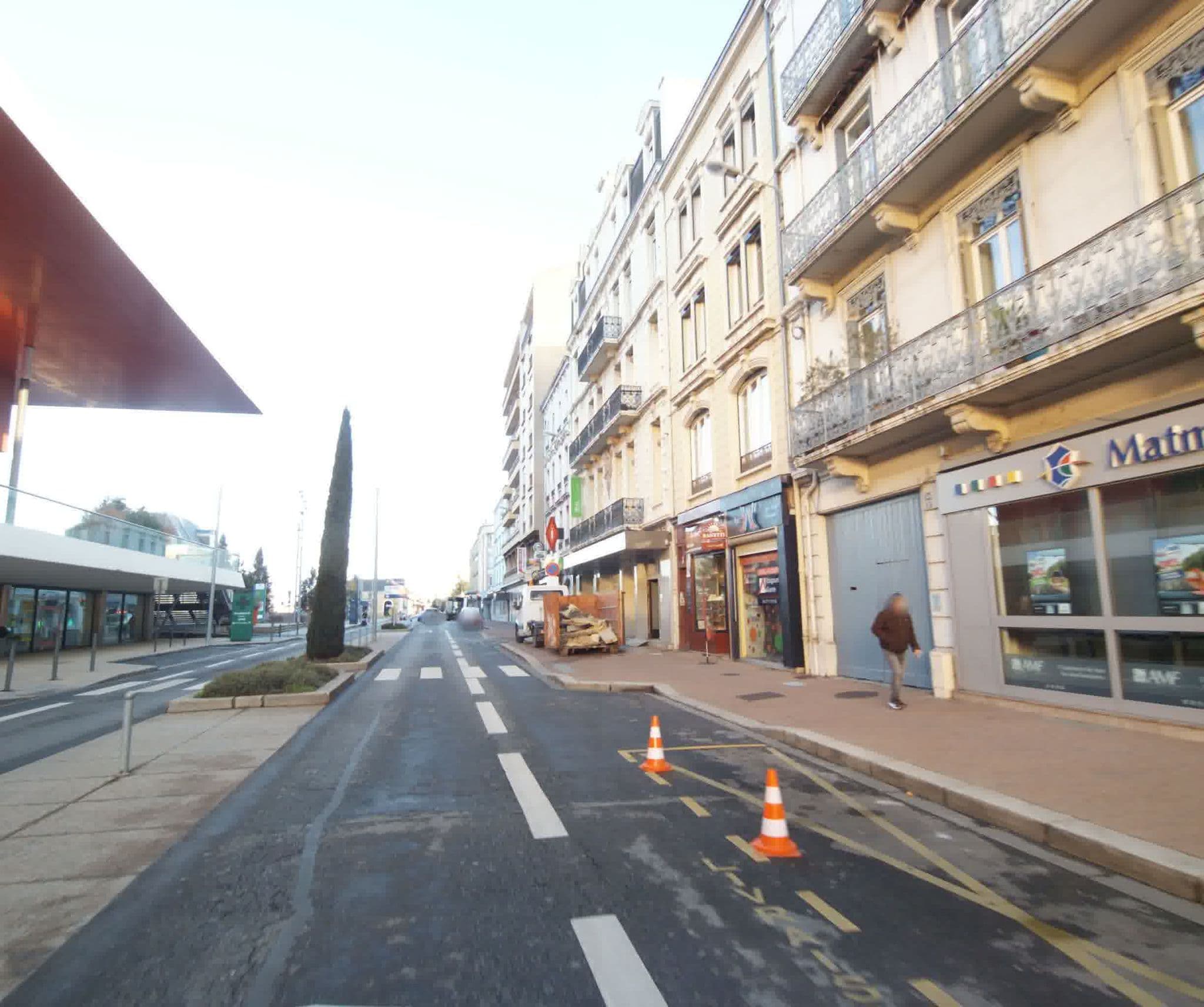 Street view near Hôtel Ibis Styles Roanne Centre Gare, Roanne — © sogefi (CC BY-SA · Mapillary)