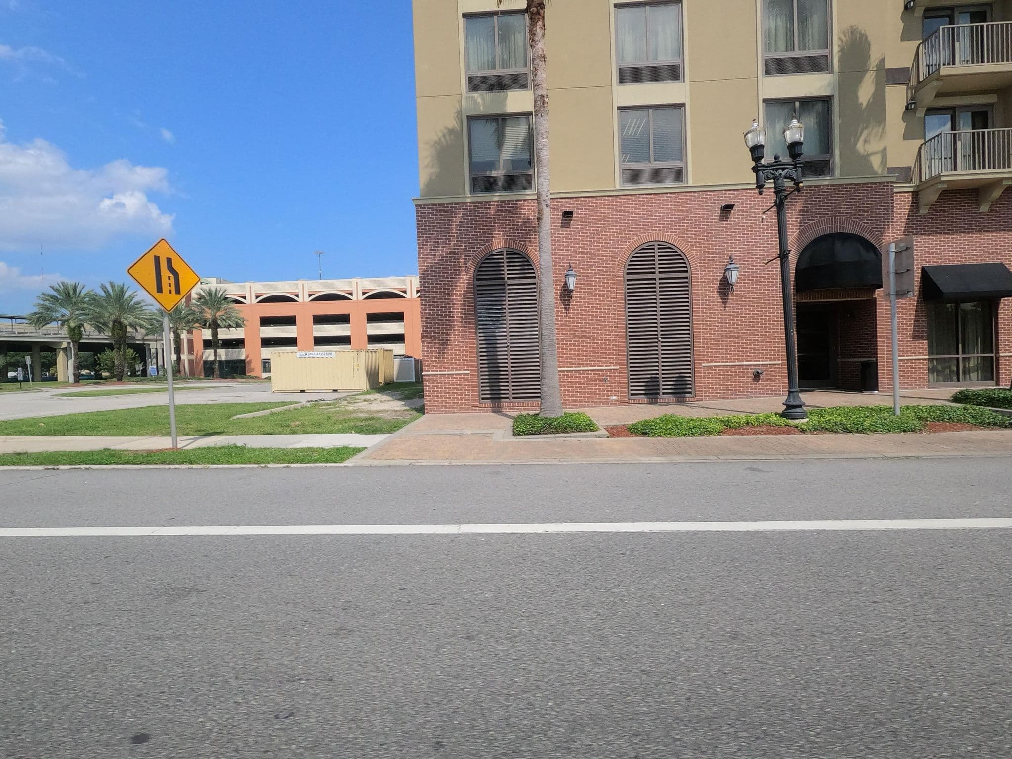 Street view near Hilton Garden Inn, Jacksonville — © allen (CC BY-SA · Mapillary)