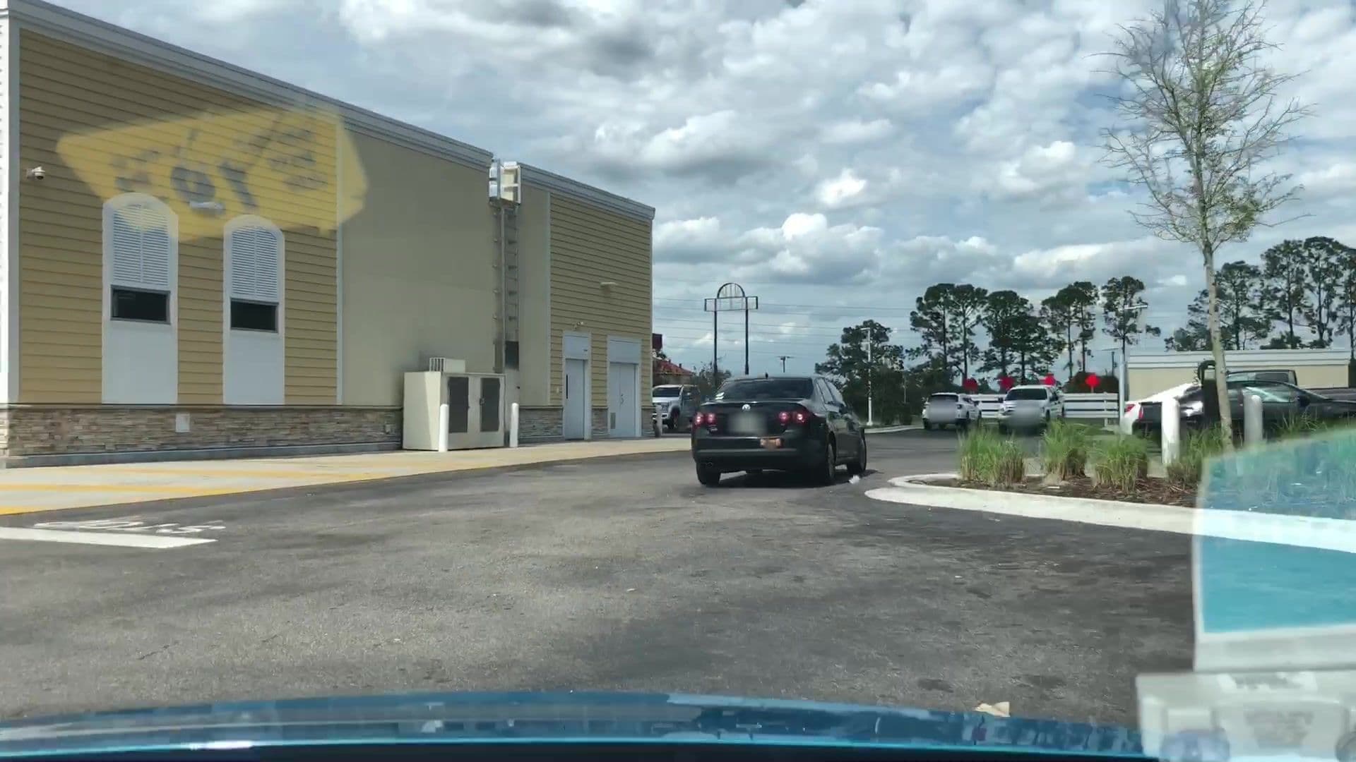 Street view near Super 8 Motel, Sanford — © lvl5 (CC BY-SA · Mapillary)