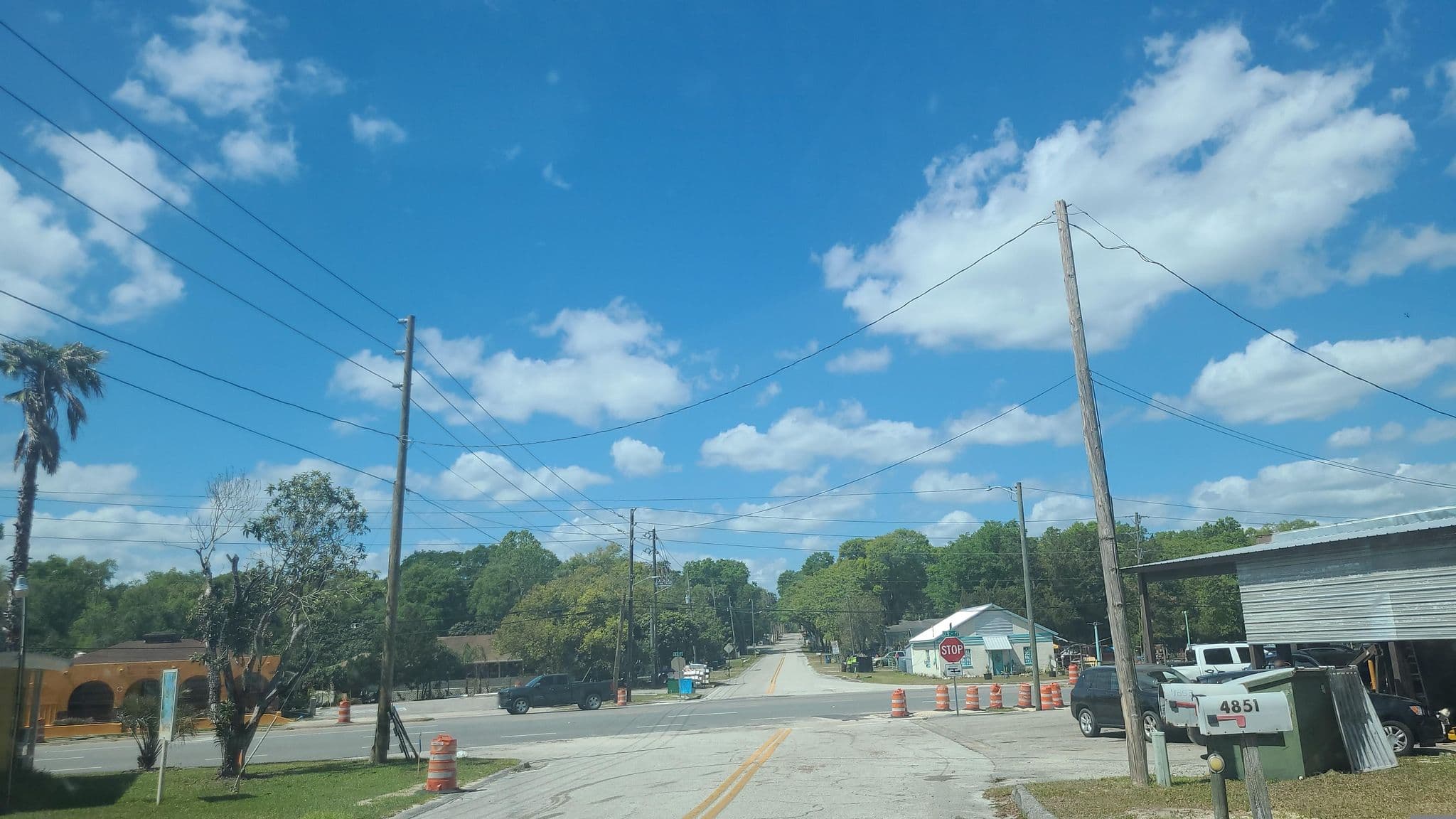 Street view near Spring Waters Inn, De Leon Springs — © jacklehoullier (CC BY-SA · Mapillary)