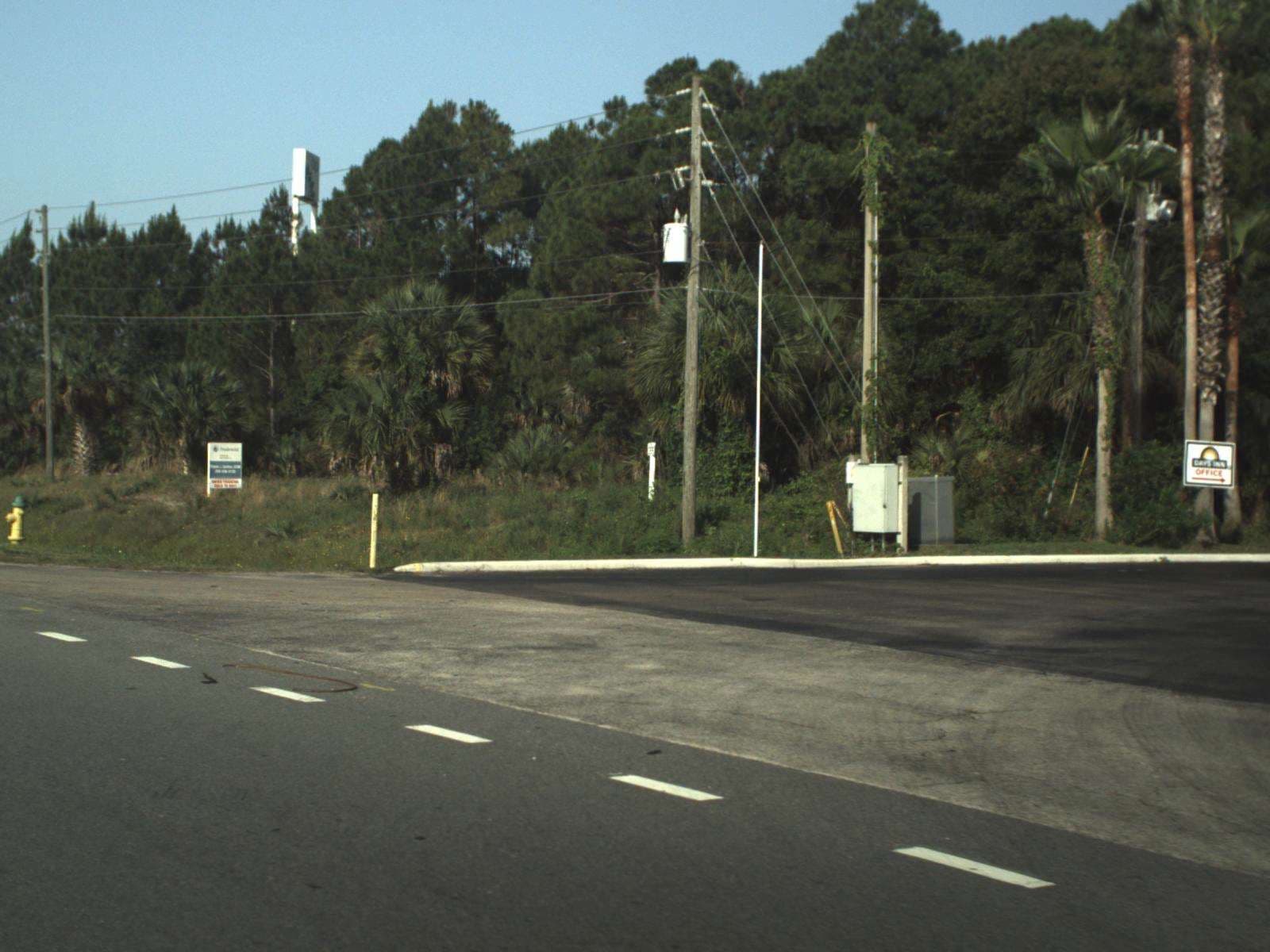 Street view near Days Inn by Wyndham Daytona Beach Speedway, Daytona Beach — © fdot_vl (CC BY-SA · Mapillary)
