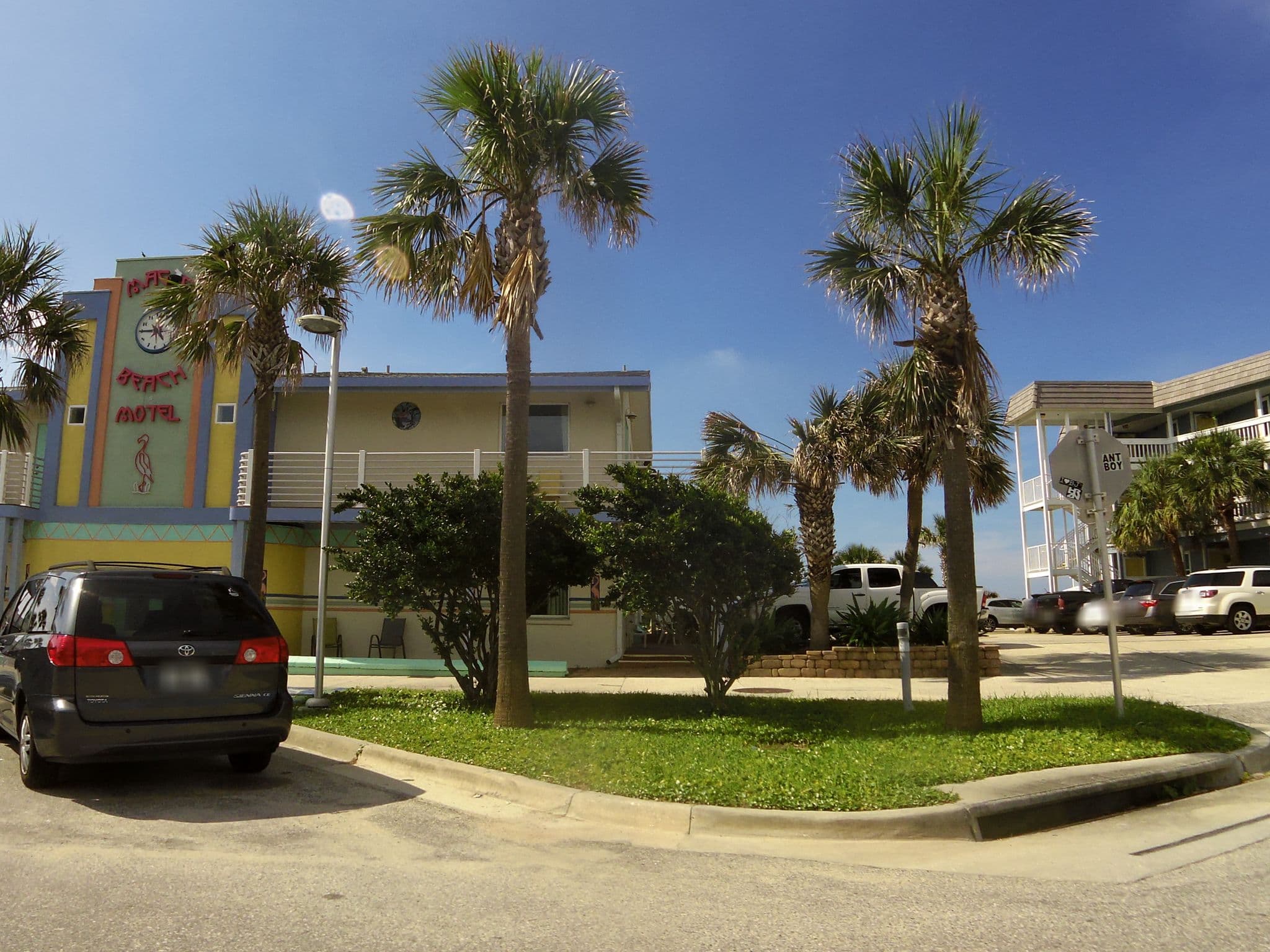 Street view near Sabh Room 301, Villano Beach — © allen (CC BY-SA · Mapillary)