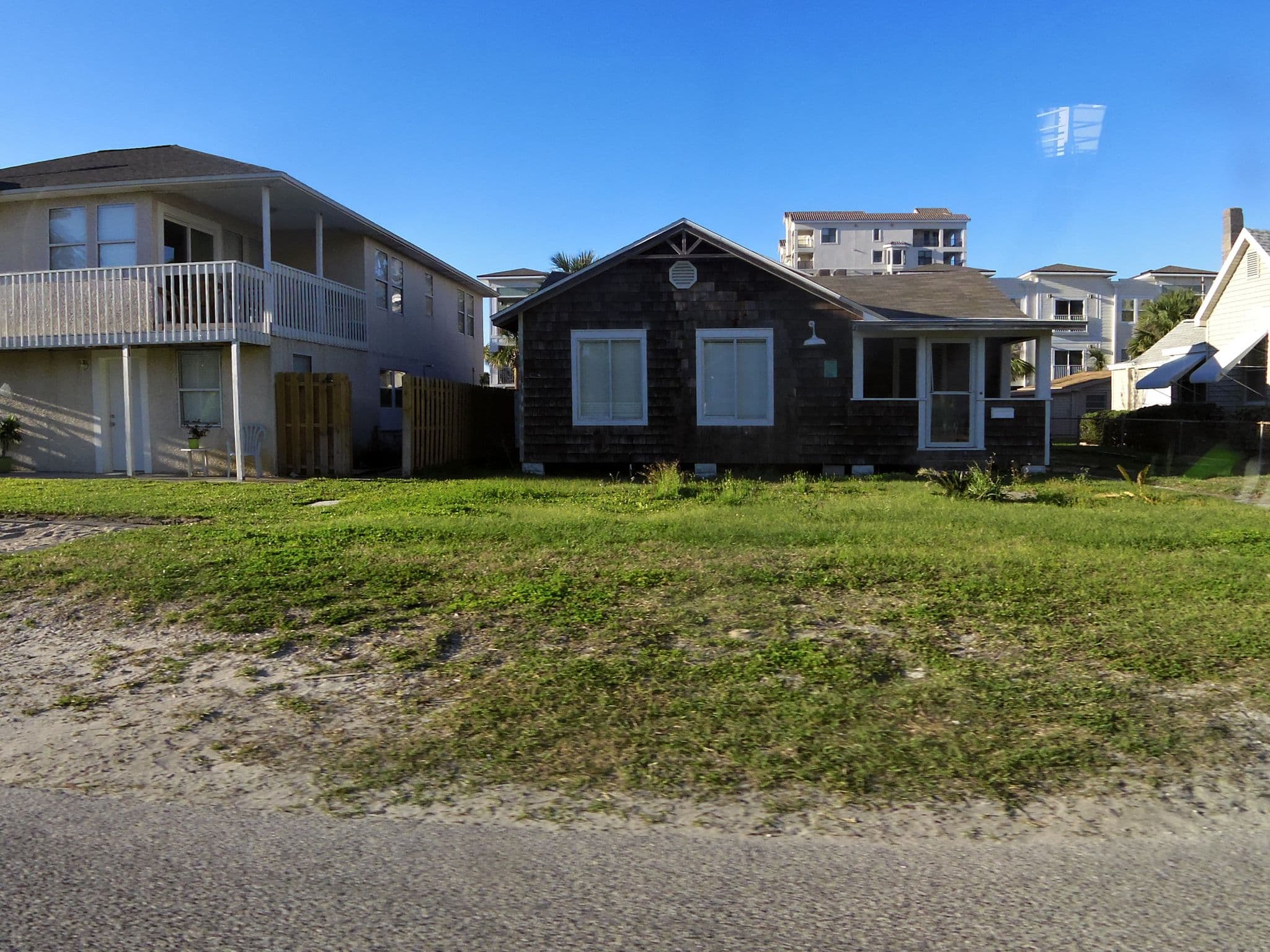 Street view near Jax Beach Bungalow, Jacksonville Beach — © allen (CC BY-SA · Mapillary)