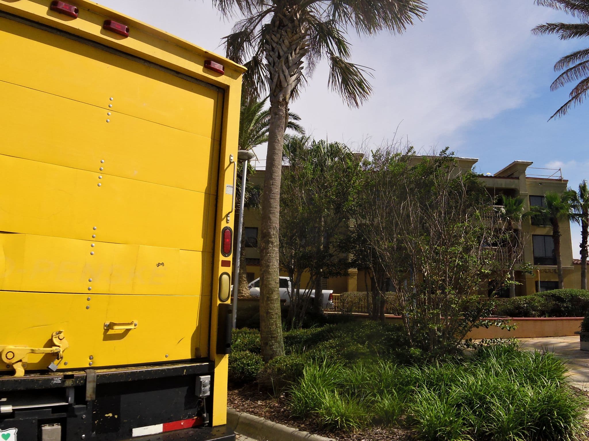 Street view near Hampton Inn & Suites, Villano Beach — © allen (CC BY-SA · Mapillary)