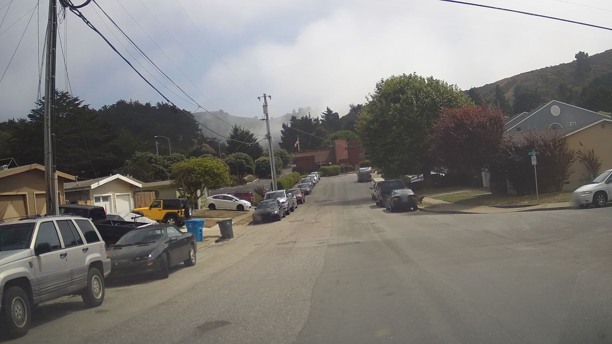 Street view near Pacifica Motor Inn, Pacifica — © jalessio (CC BY-SA · Mapillary)