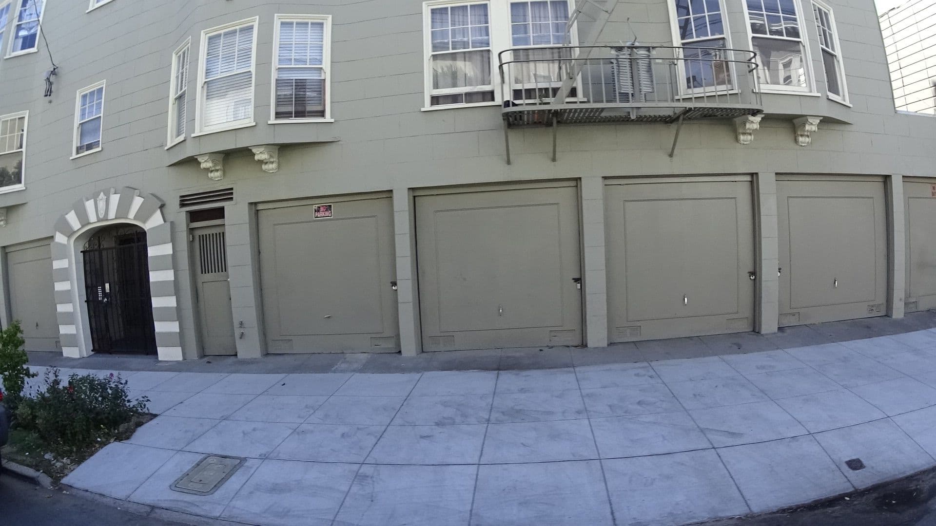 Street view near The World's Smallest Bed and Breakfast, Noe Valley — © bhousel (CC BY-SA · Mapillary)