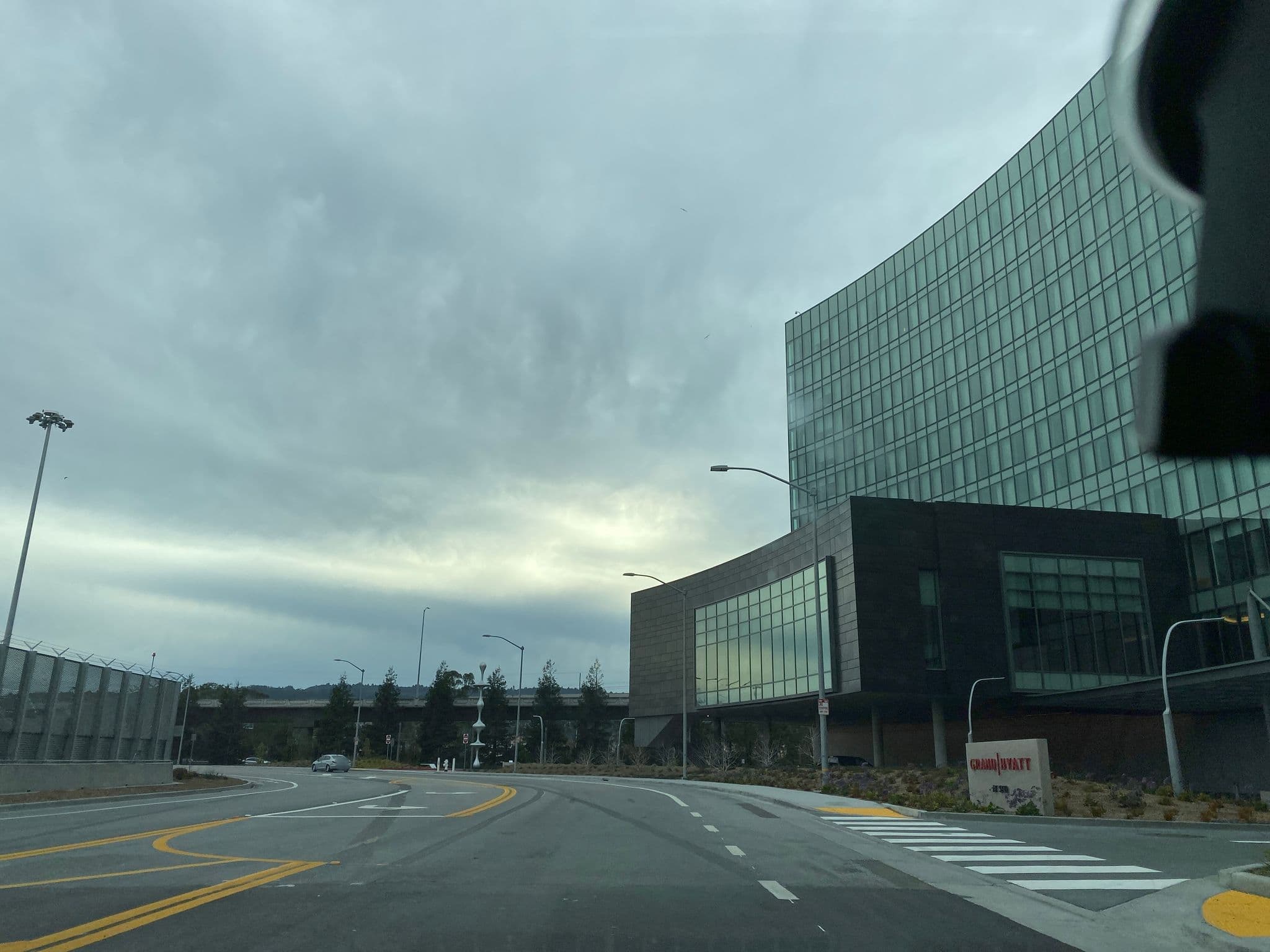 Street view near Grand Club, Millbrae — © mmarinho (CC BY-SA · Mapillary)