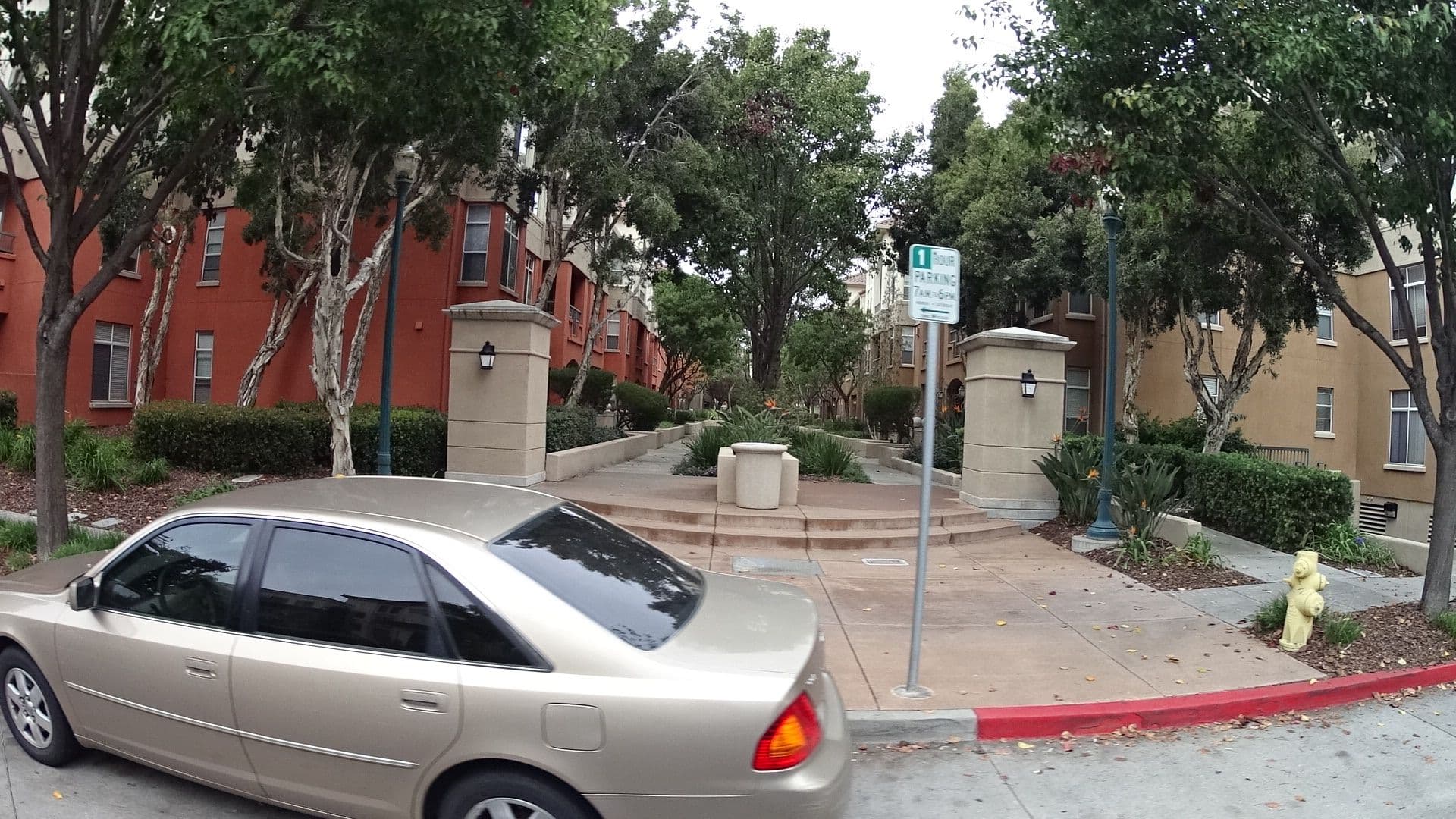 Street view near Marriott, Foster City — © bhousel (CC BY-SA · Mapillary)