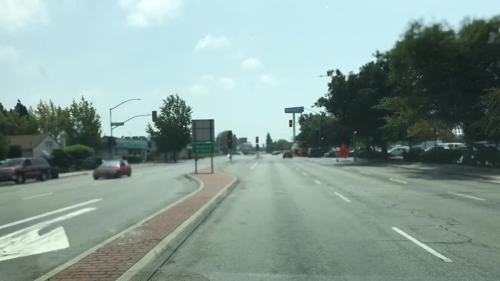 Street view near Village Inn, Ashland — © lvl5 (CC BY-SA · Mapillary)