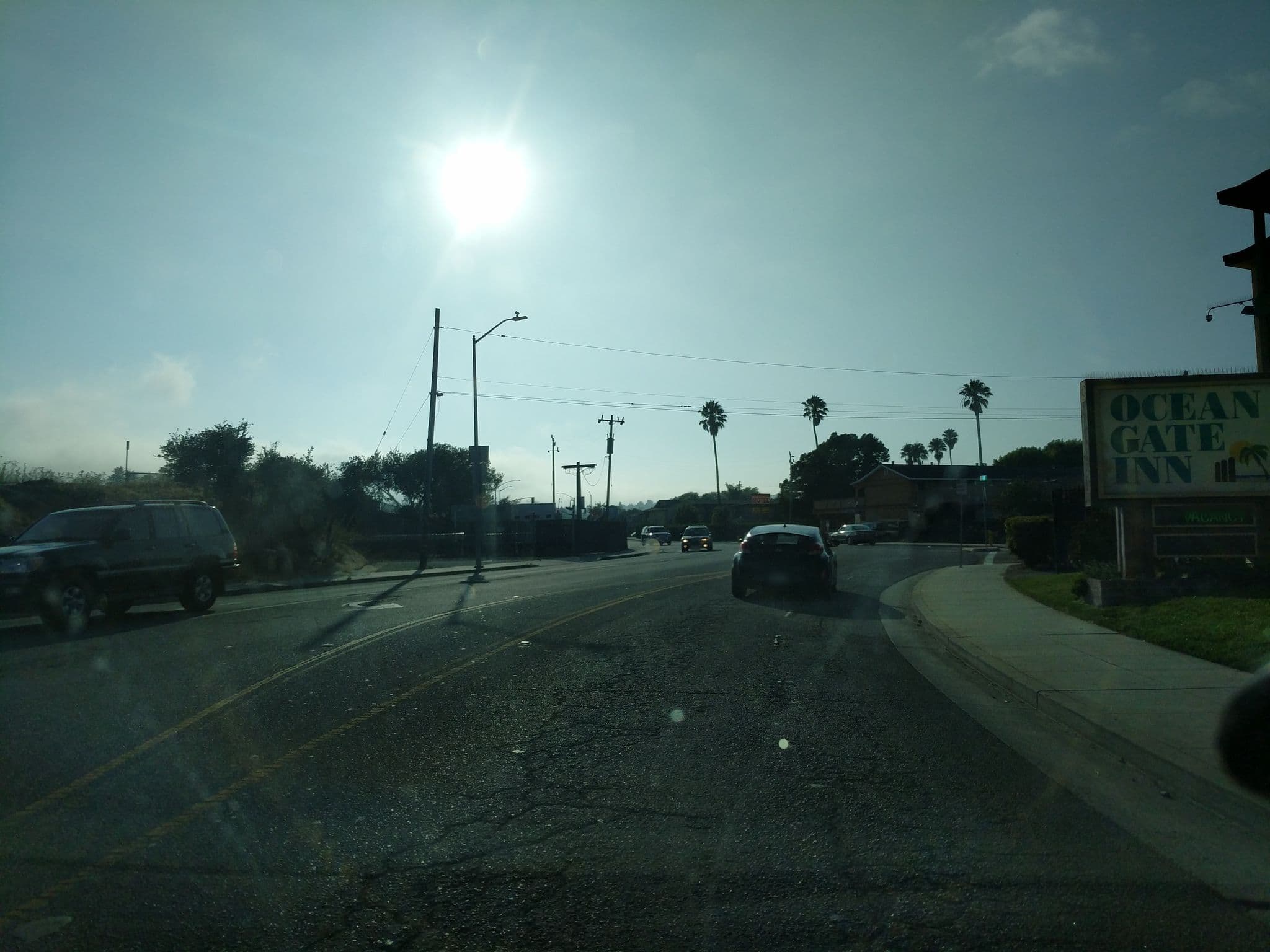 Street view near Sandpiper Lodge, Santa Cruz — © daryldarko (CC BY-SA · Mapillary)