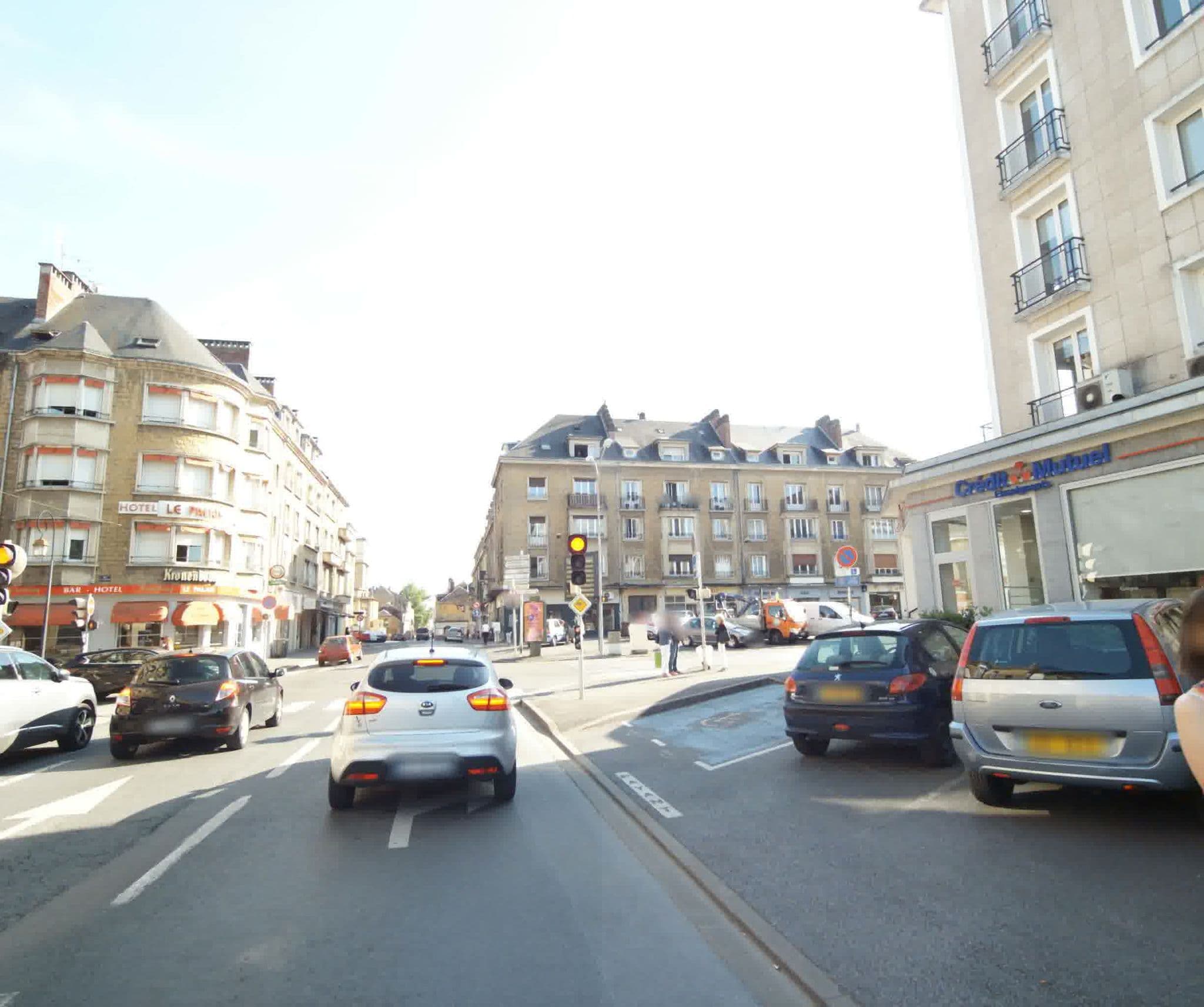 Street view near Café Hôtel le Palais, Charleville-Mézières — © sogefi (CC BY-SA · Mapillary)