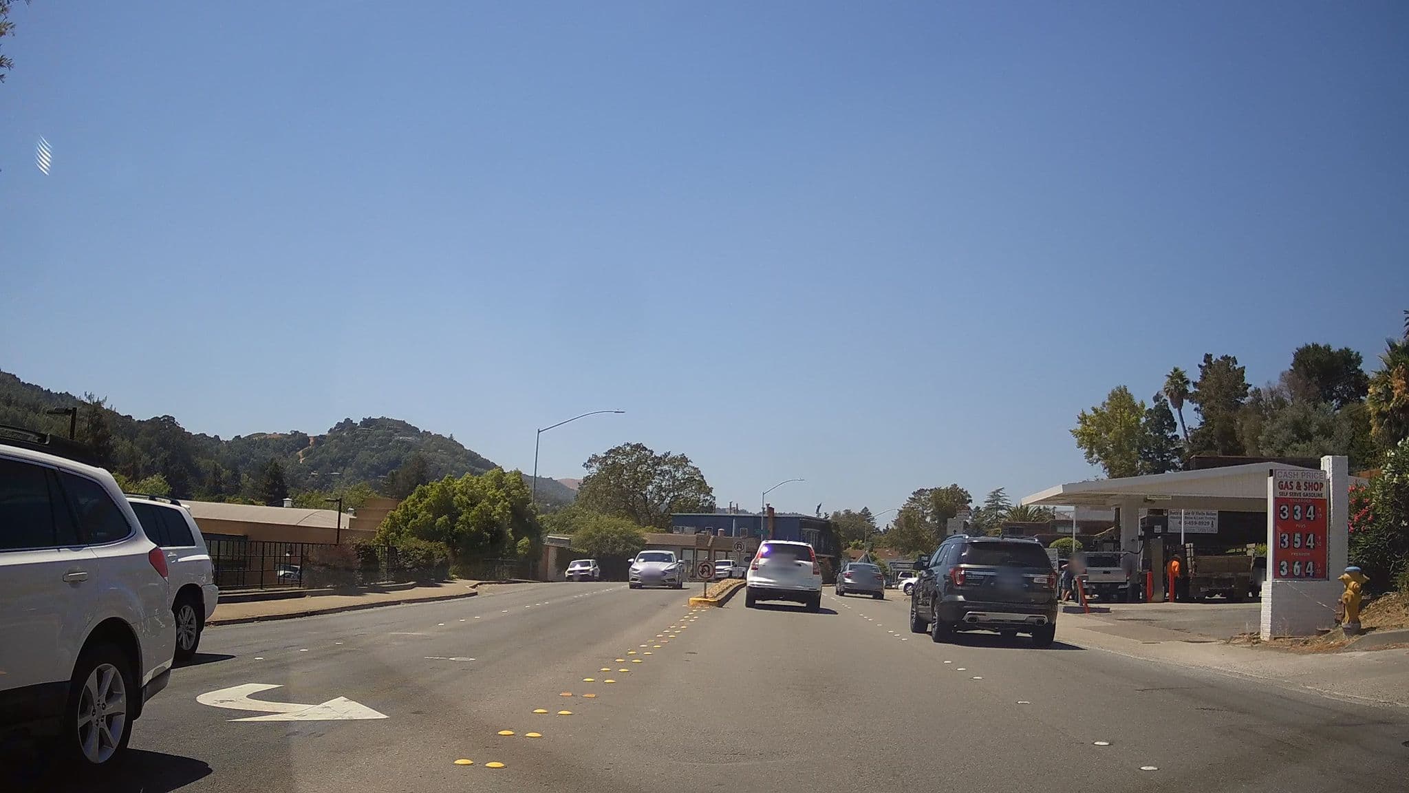 Street view near The Oasis, San Anselmo — © jalessio (CC BY-SA · Mapillary)