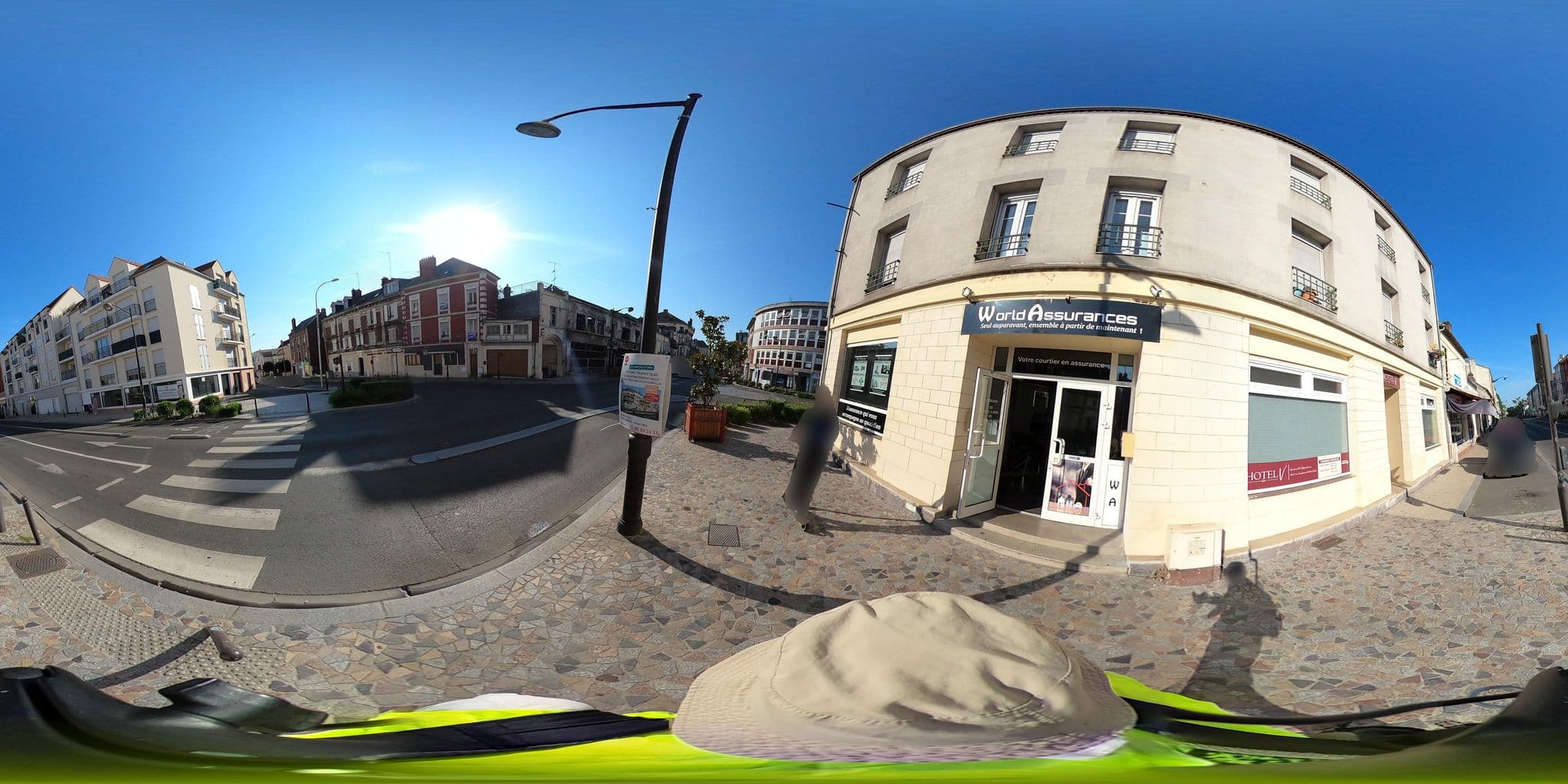 Street view near Hôtel V, Nogent-sur-Oise — © cartocite (CC BY-SA · Mapillary)