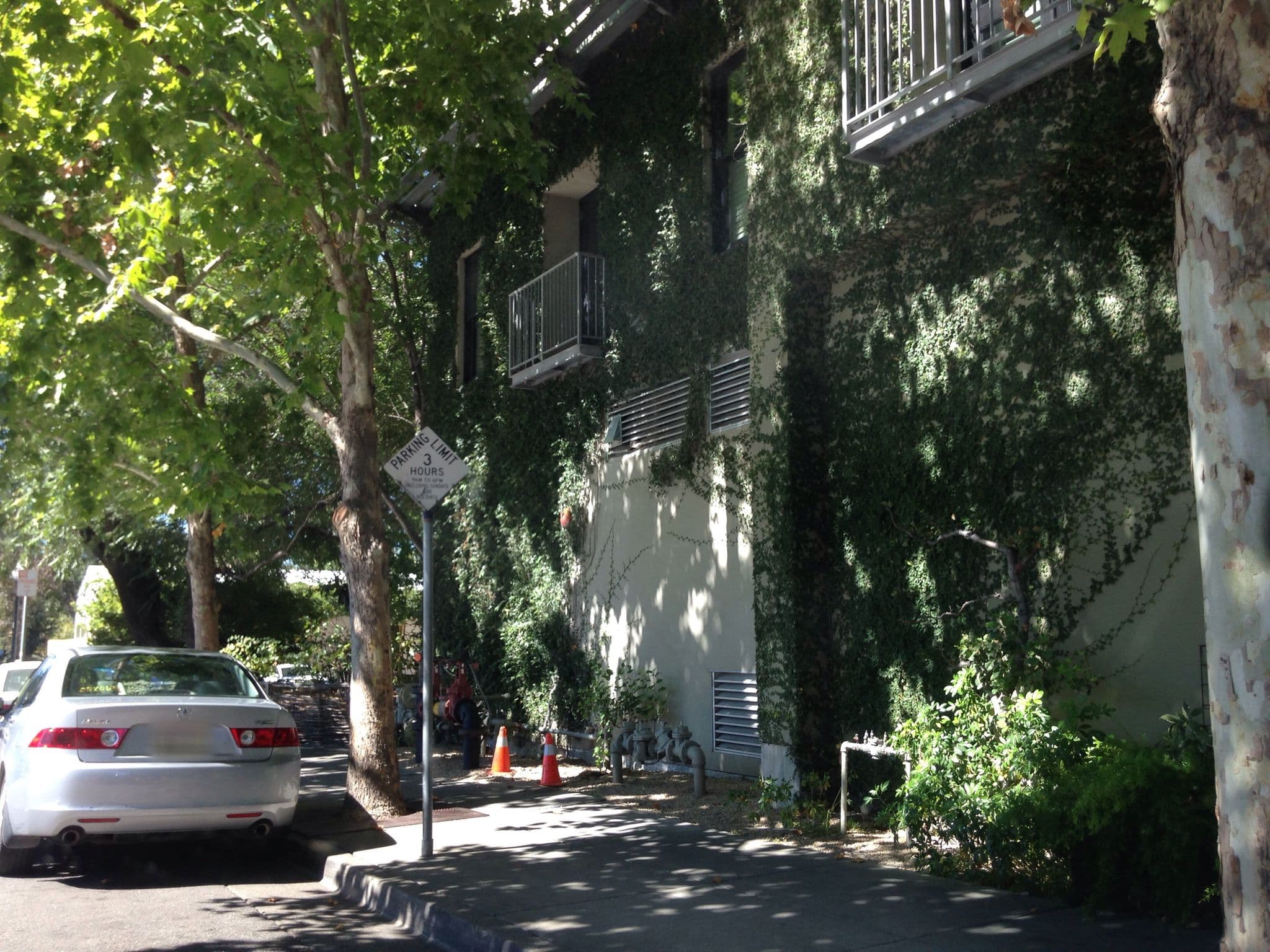 Street view near Wine Spectator, Healdsburg — © almccon (CC BY-SA · Mapillary)