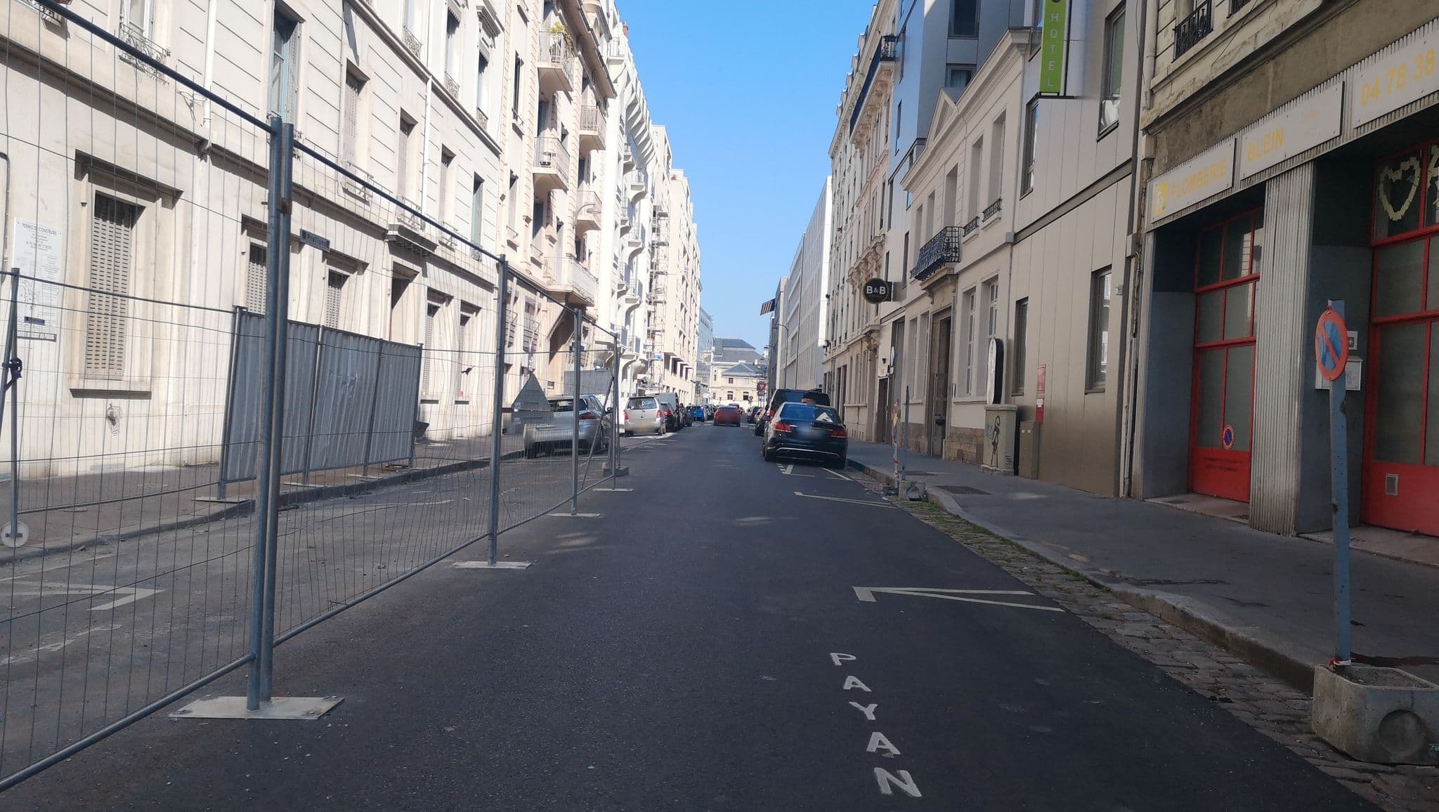 Street view near B&B Hotels, Lyon 07 — © blueberry (CC BY-SA · Mapillary)