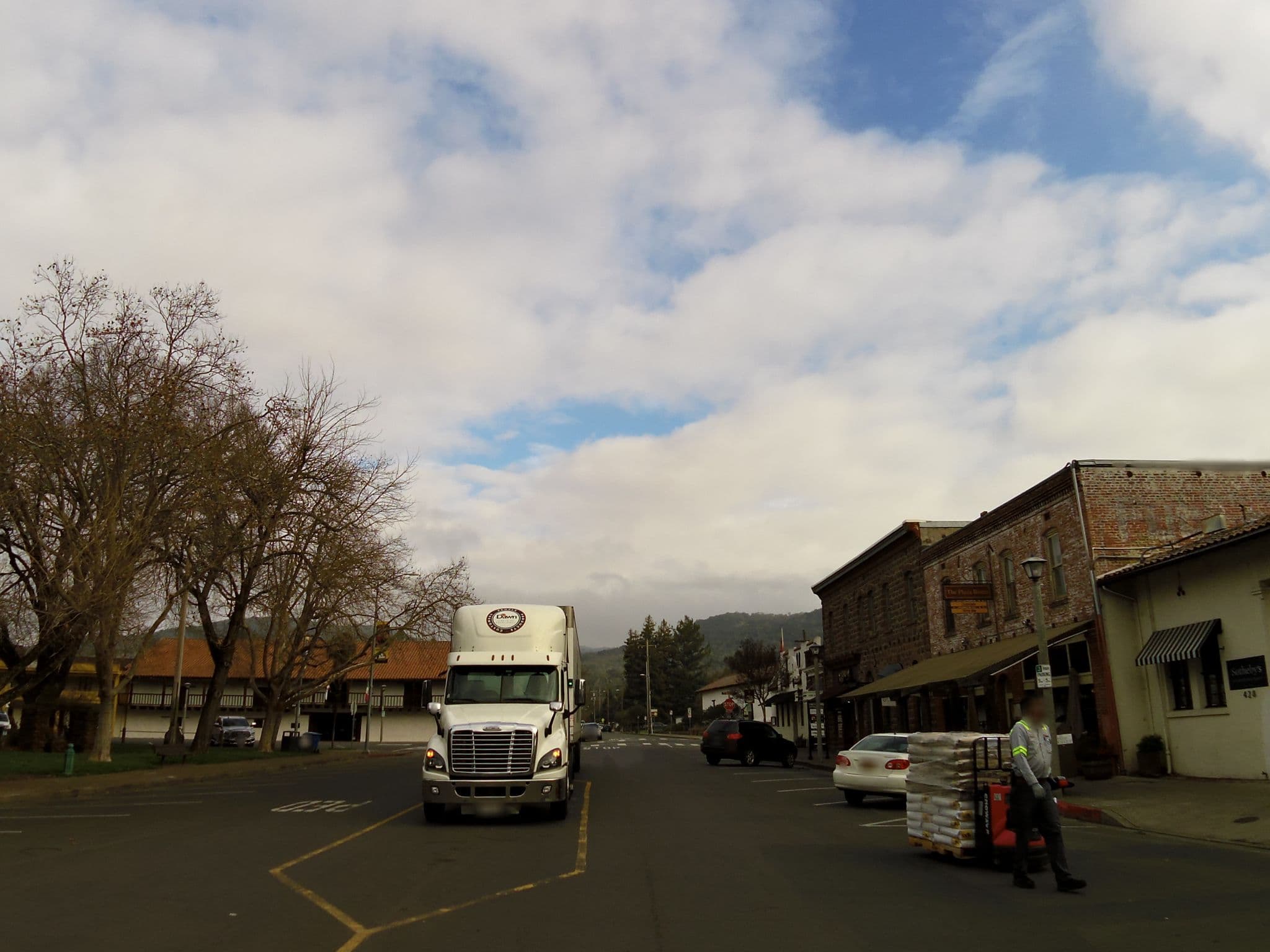 Street view near Stanford Inn Mendocino, Sonoma — © andrewsnow (CC BY-SA · Mapillary)