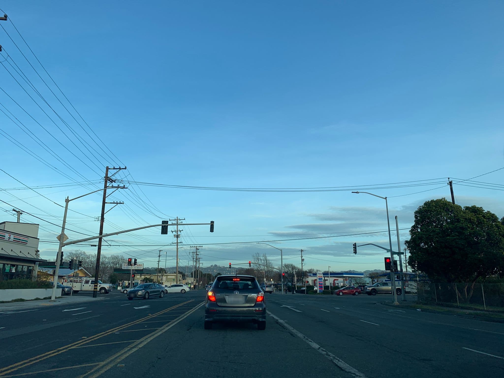 Street view near Seahorse Motel, North Richmond — © patrickvarca (CC BY-SA · Mapillary)