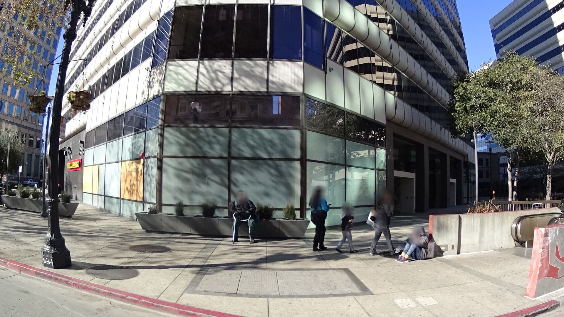 Street view near Corinthia Hotel, Oakland — © bhousel (CC BY-SA · Mapillary)