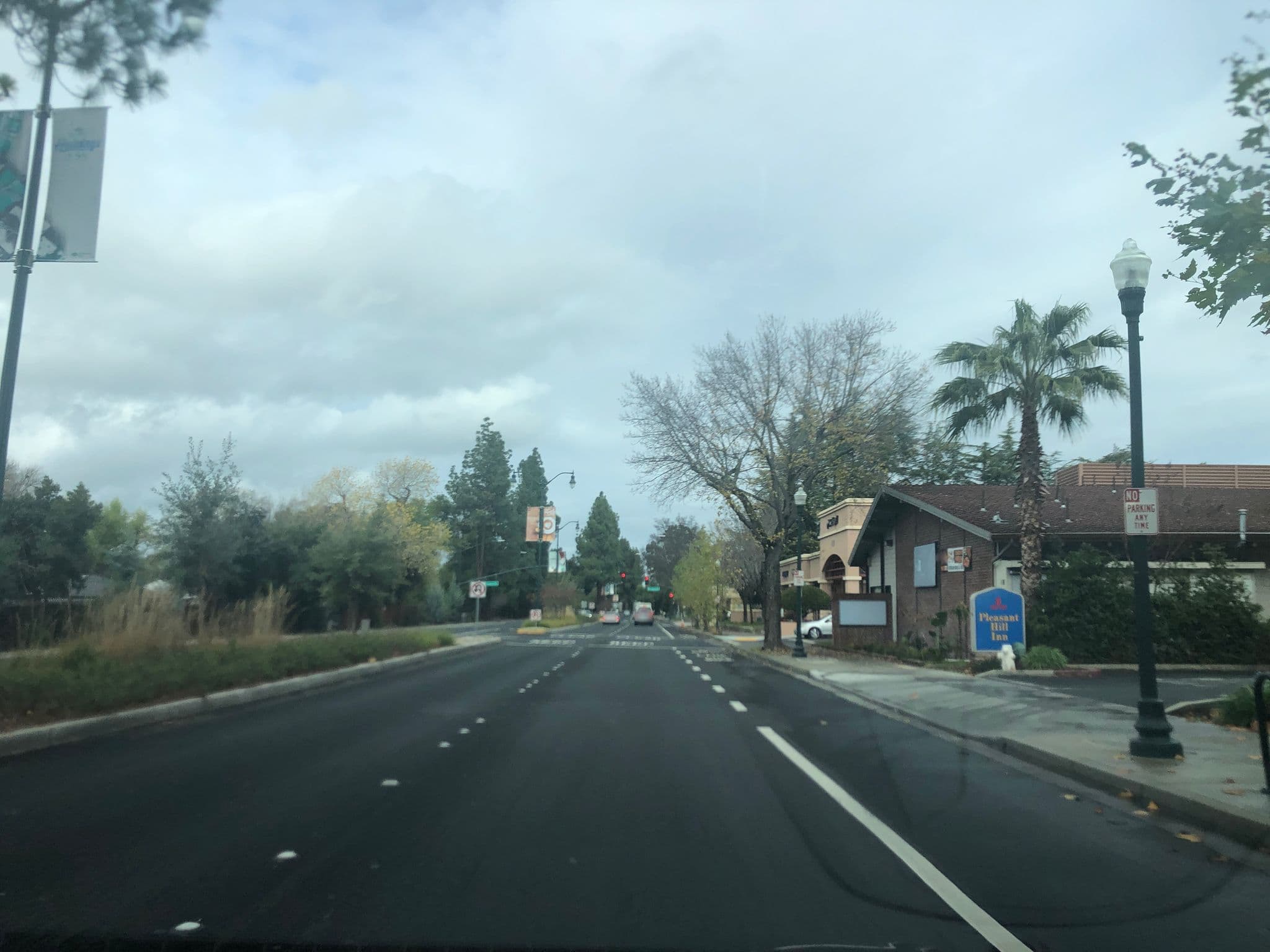 Street view near Best Western Inn, Pleasant Hill — © jaimevger (CC BY-SA · Mapillary)