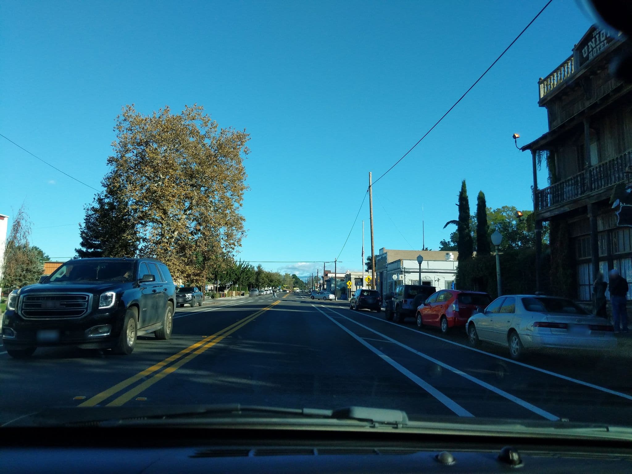 Street view near Union Hotel, Buellton — © nmixter (CC BY-SA · Mapillary)