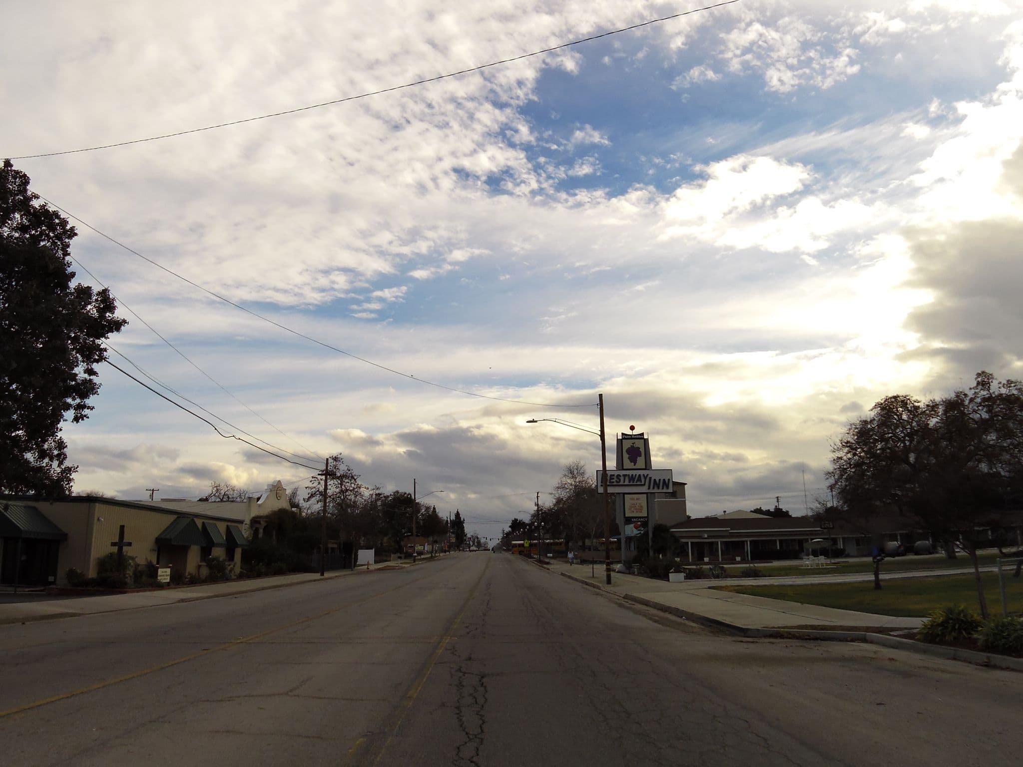 Street view near Budget Inn, Paso Robles — © andrewsnow (CC BY-SA · Mapillary)