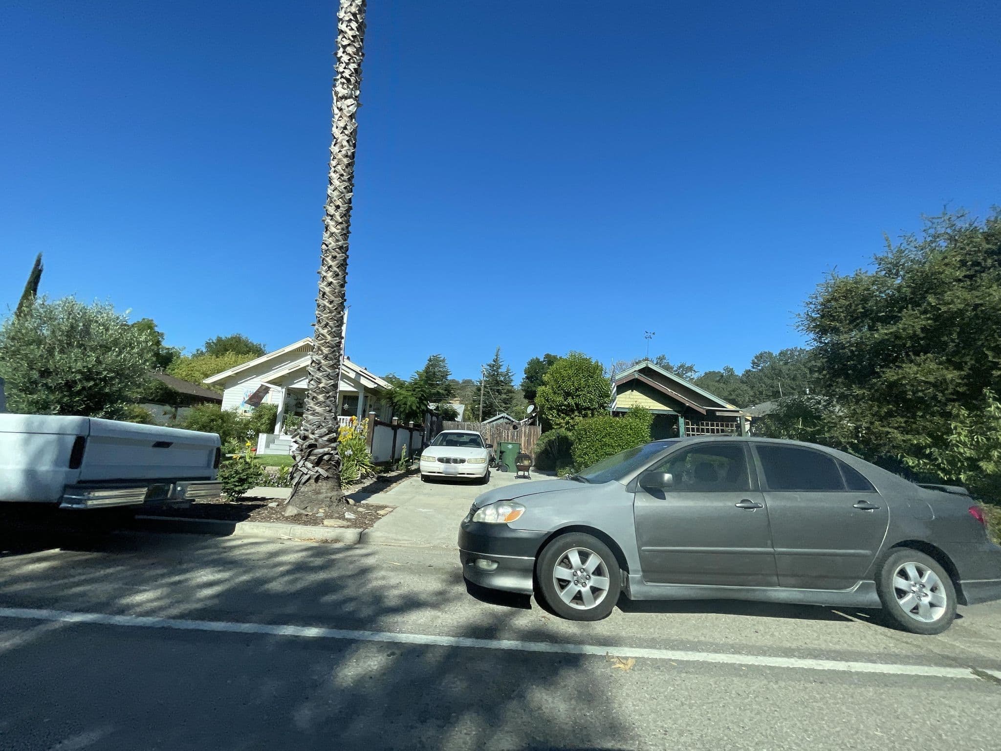 Street view near Paso Vine House, Paso Robles — © filipb (CC BY-SA · Mapillary)