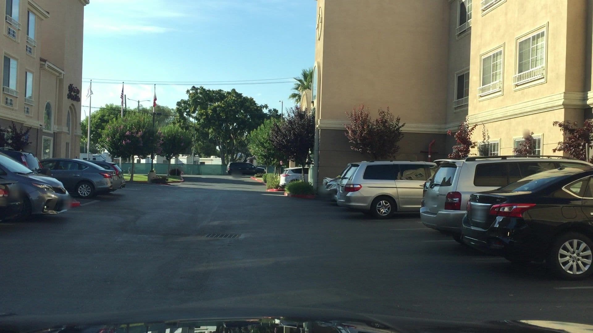 Street view near Hampton Inn & Suites, Communications Hill — © lvl5 (CC BY-SA · Mapillary)