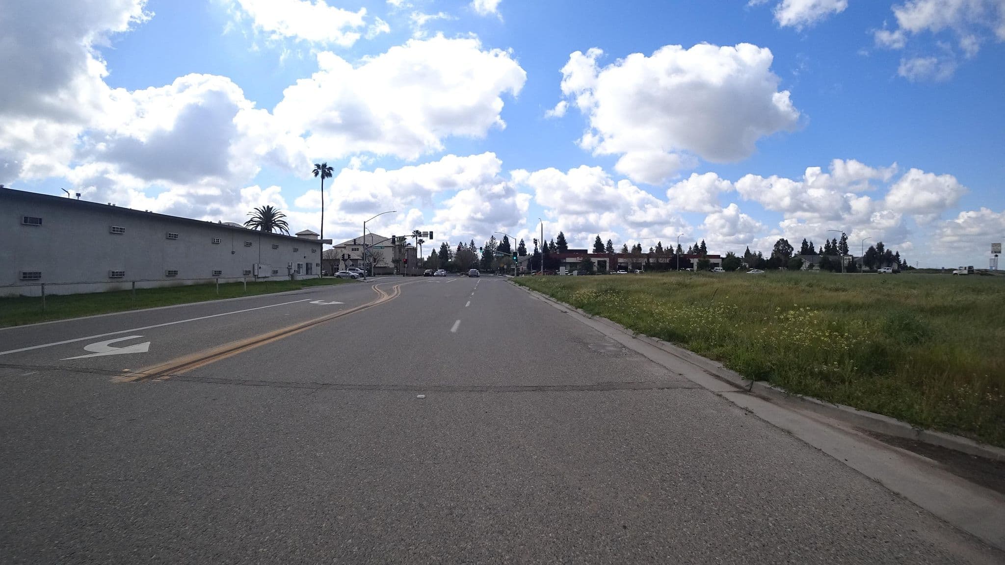Street view near Days Inn - Madera, Madera — © marker_geo (CC BY-SA · Mapillary)