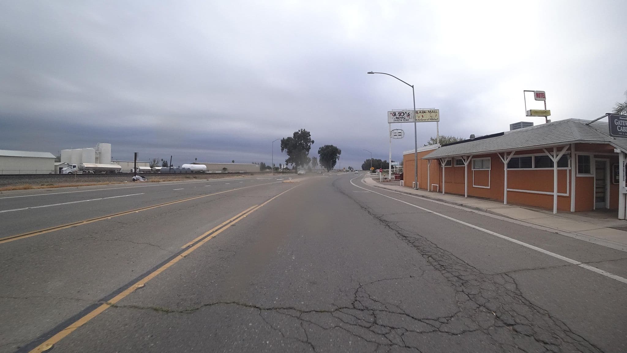Street view near 3D's Motel, Madera — © marker_geo (CC BY-SA · Mapillary)