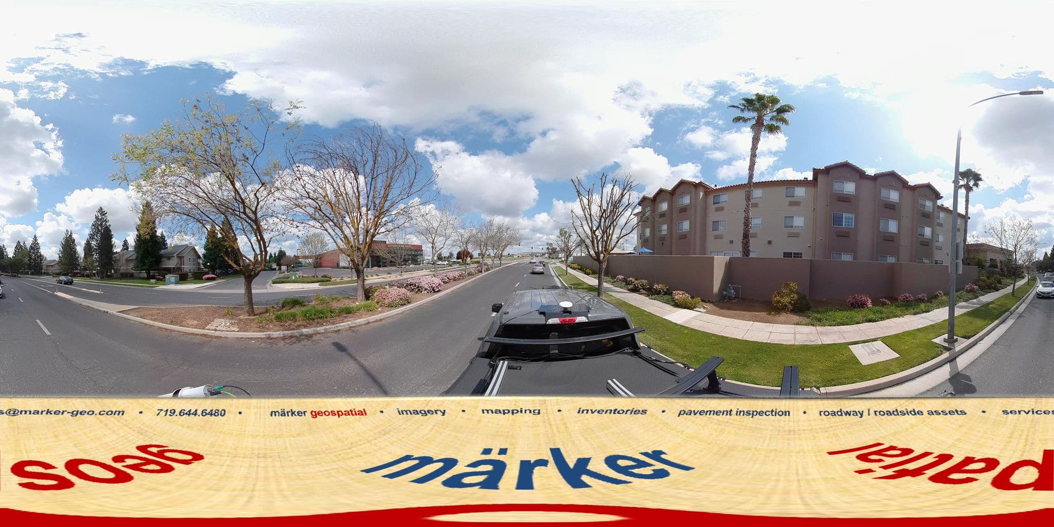 Street view near Holiday Inn Express Madera-Yosemite Pk Area, Madera — © marker_geo1 (CC BY-SA · Mapillary)