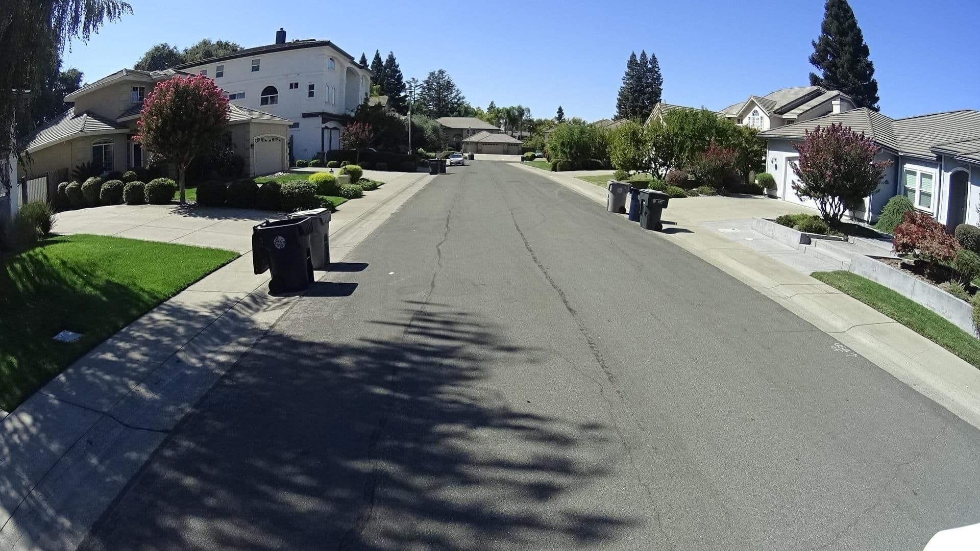 Street view near Maeda's Marina, Parkway — © marker_geo (CC BY-SA · Mapillary)