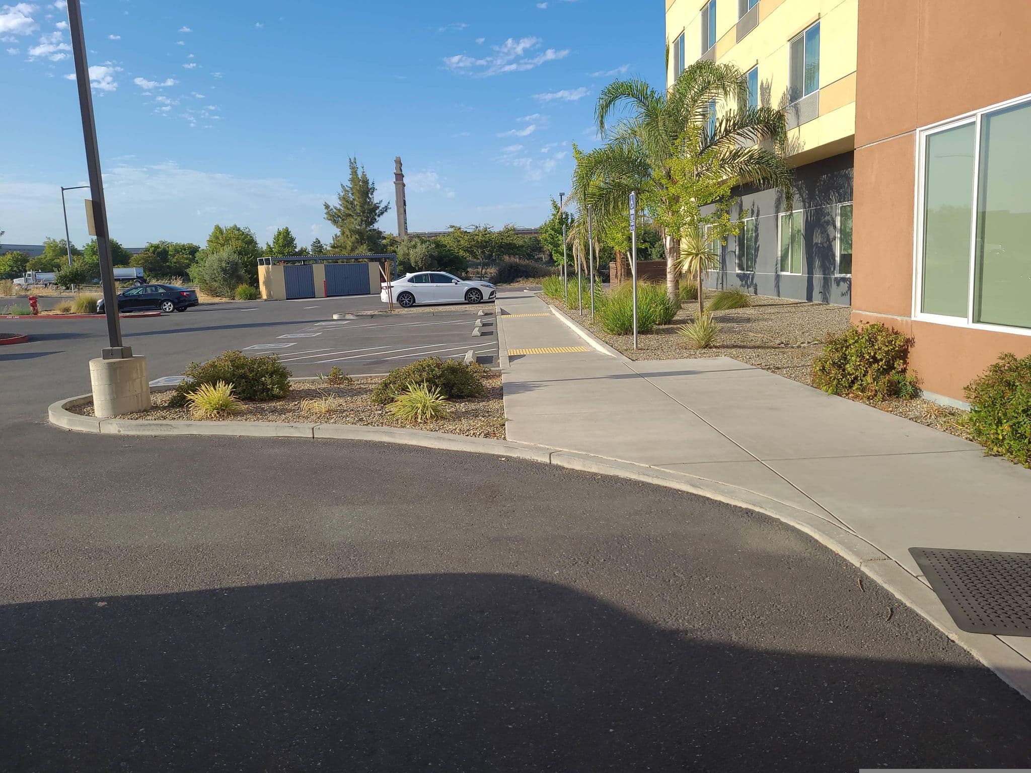 Street view near Fairfield Inn & Suites, Woodland — © thechad81578 (CC BY-SA · Mapillary)