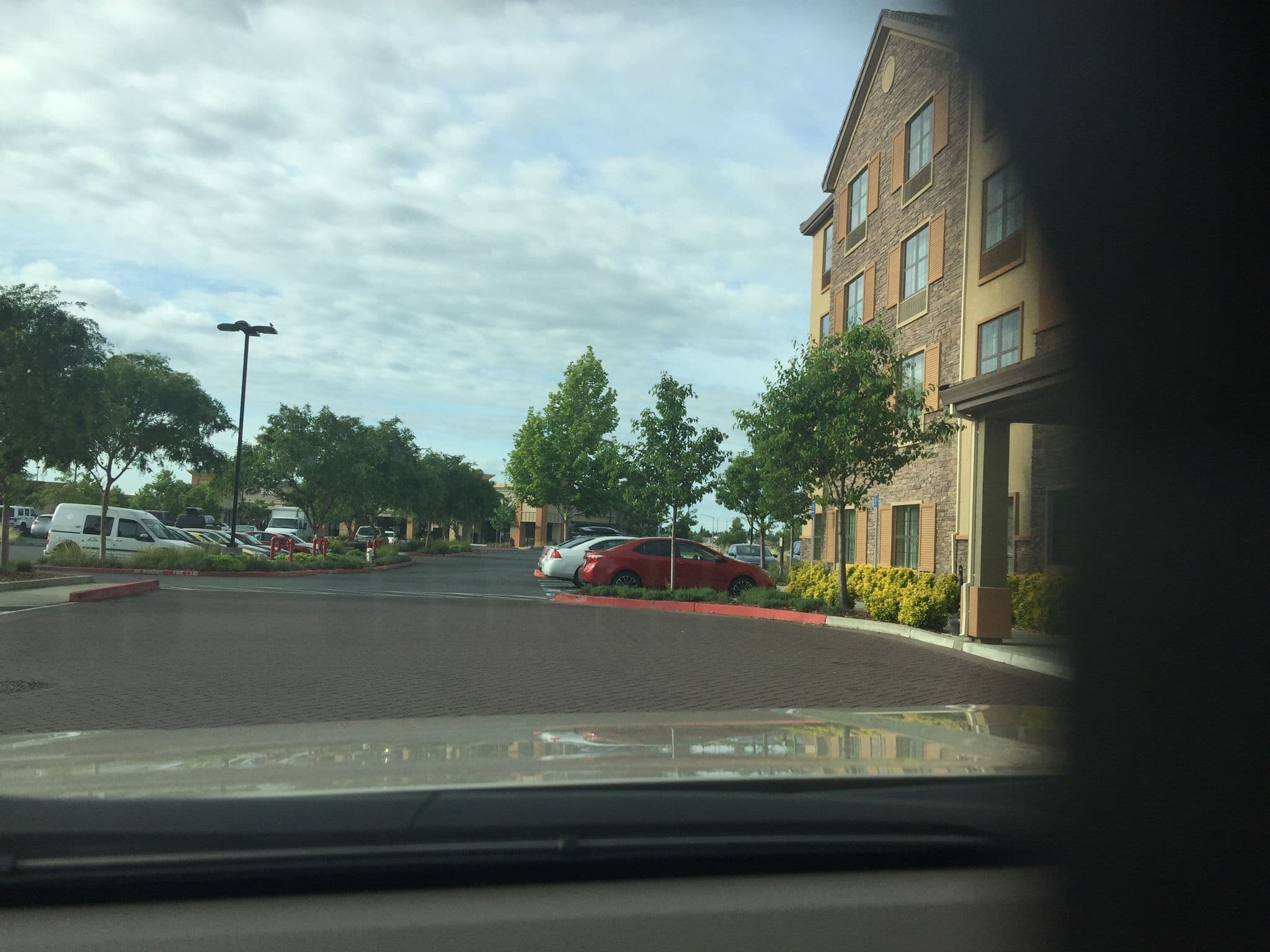 Street view near TownePlace Suites by Marriott, Roseville — © trevorlane (CC BY-SA · Mapillary)