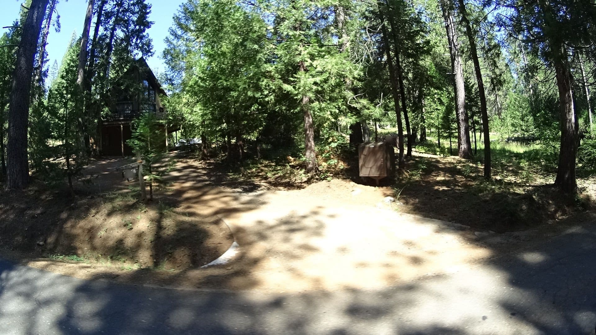 Street view near P.Ditty Hotel, Forest Meadows — © marker_geo (CC BY-SA · Mapillary)