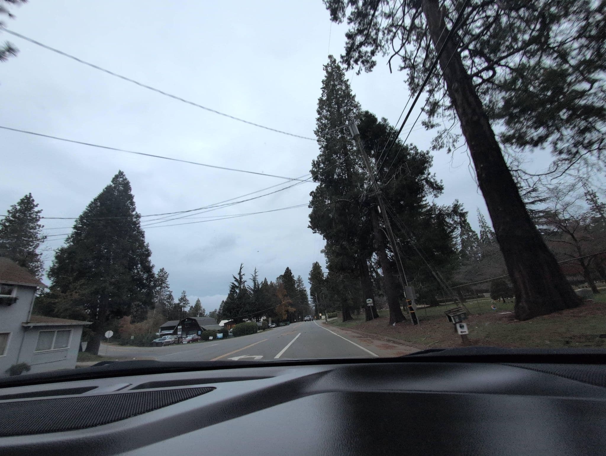 Street view near The Pines Motel, Grass Valley — © nmixter (CC BY-SA · Mapillary)
