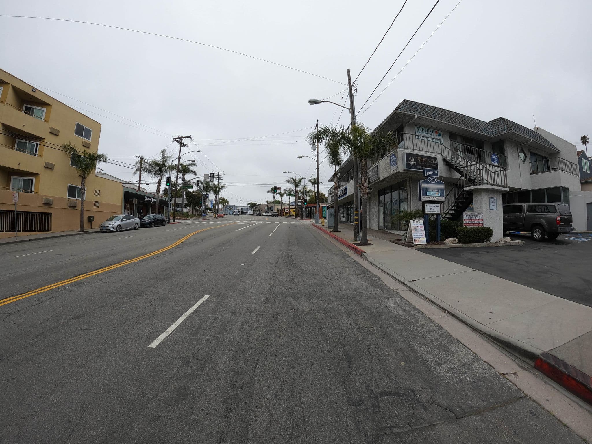 Street view near Quality Inn & Suites, Hermosa Beach — © marker_geo (CC BY-SA · Mapillary)