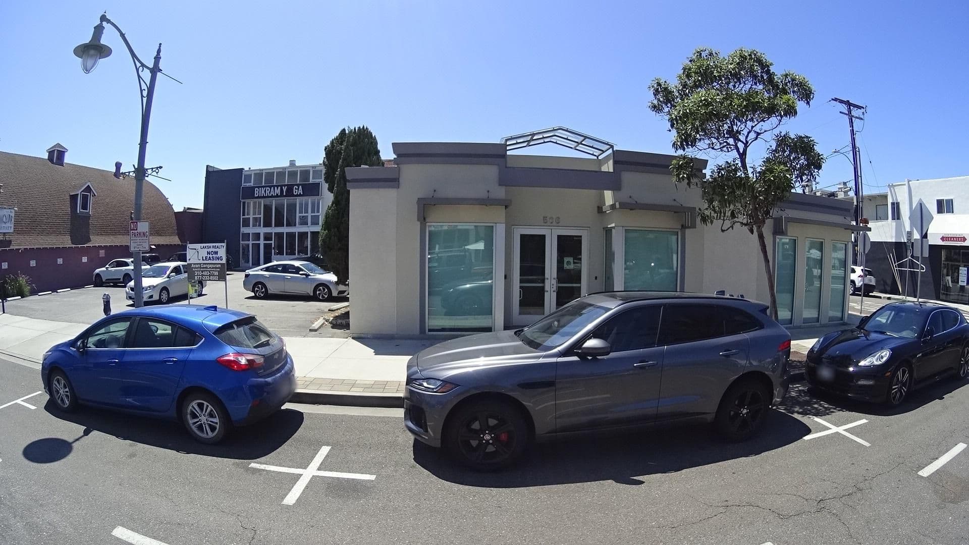 Street view near Steamboat Lodging, Hermosa Beach — © marker_geo (CC BY-SA · Mapillary)