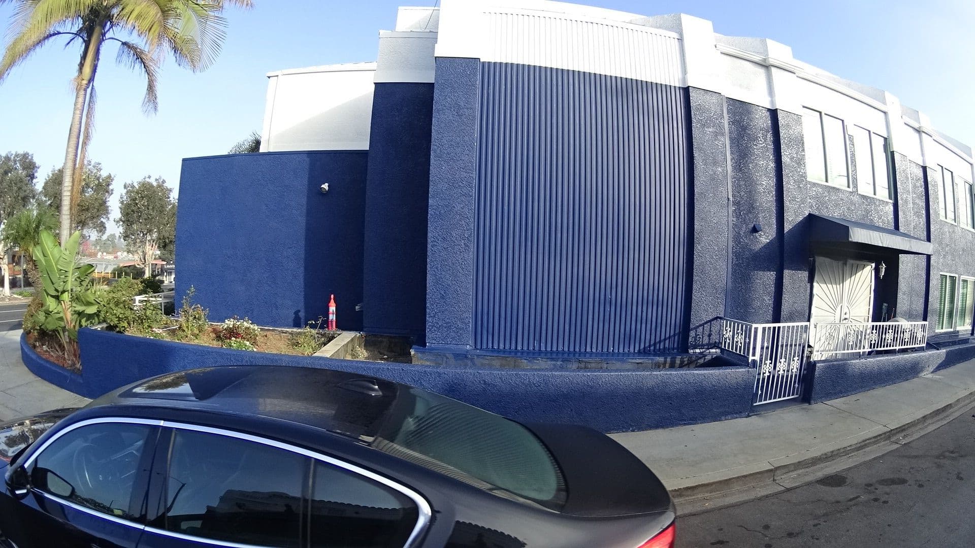 Street view near Holiday Inn Express, Manhattan Beach — © marker_geo (CC BY-SA · Mapillary)