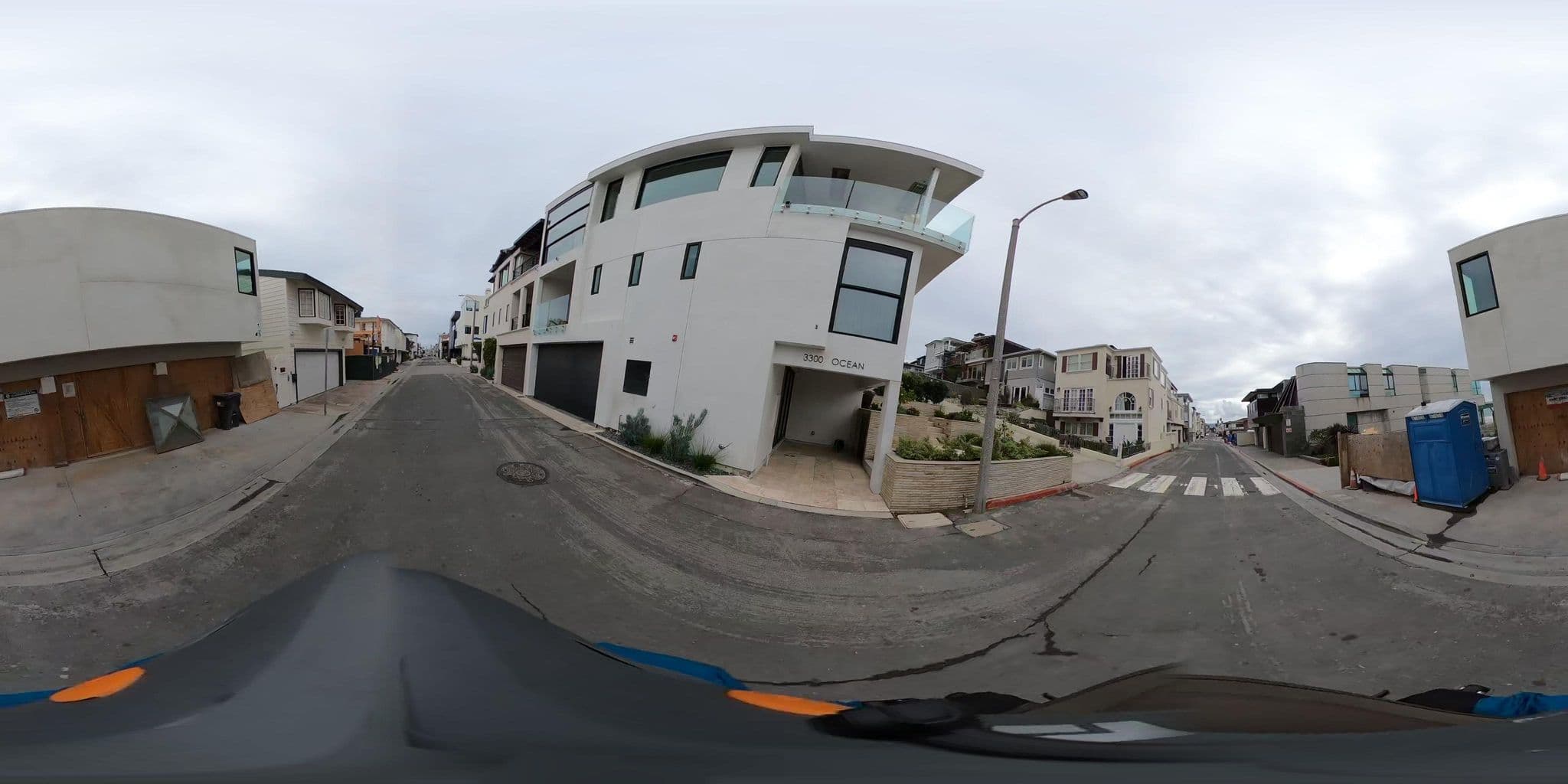 Street view near Hendo's Rest Stop, Manhattan Beach — © beddy (CC BY-SA · Mapillary)