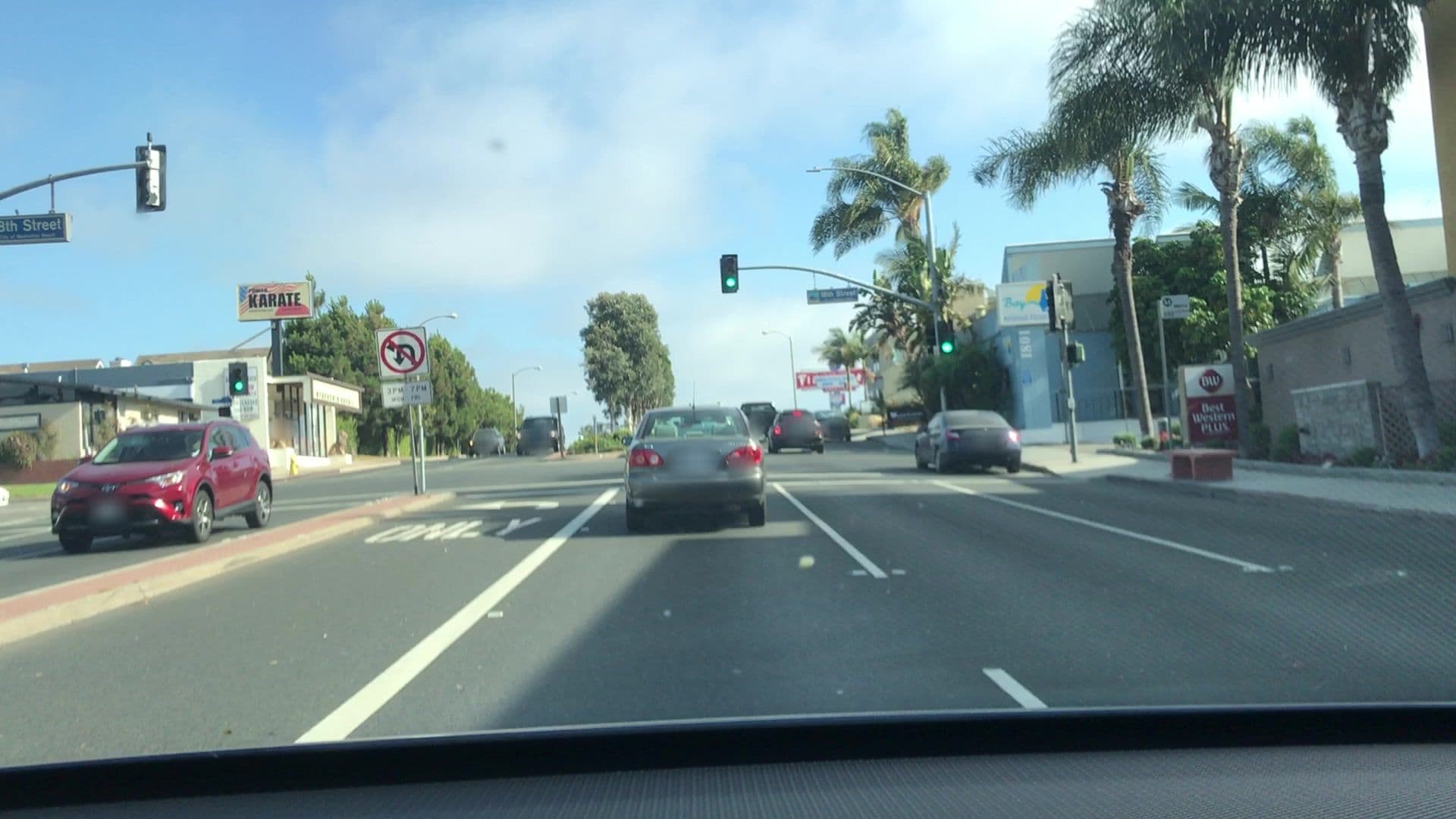 Street view near Hawthorne Suites by Wyndham Manhattan Beach, Manhattan Beach — © lvl5 (CC BY-SA · Mapillary)