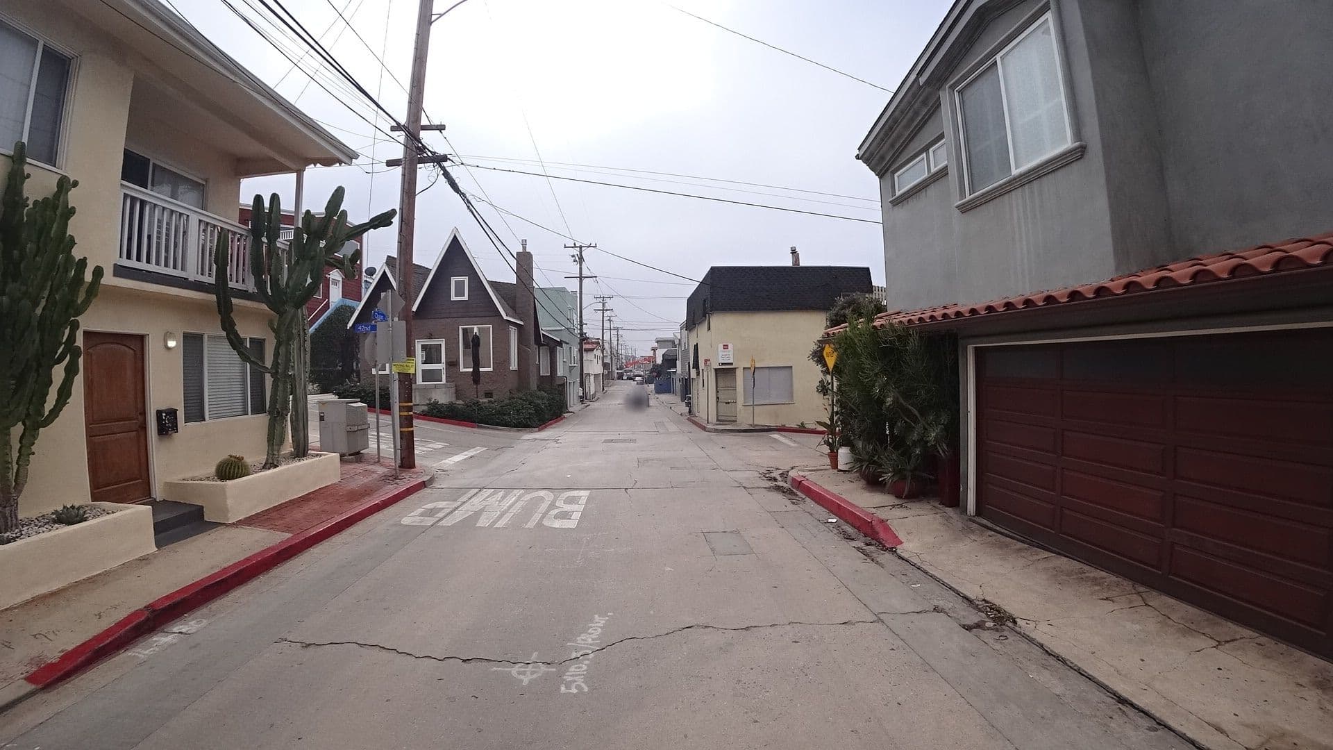 Street view near Beach House, El Segundo — © marker_geo (CC BY-SA · Mapillary)