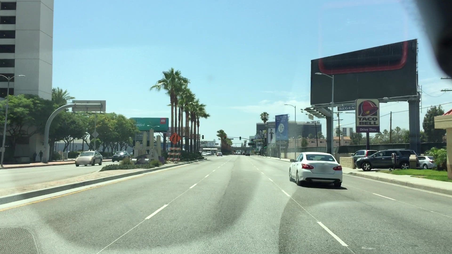 Street view near Earhart Suite @ Westin LAX, Lennox — © lvl5 (CC BY-SA · Mapillary)