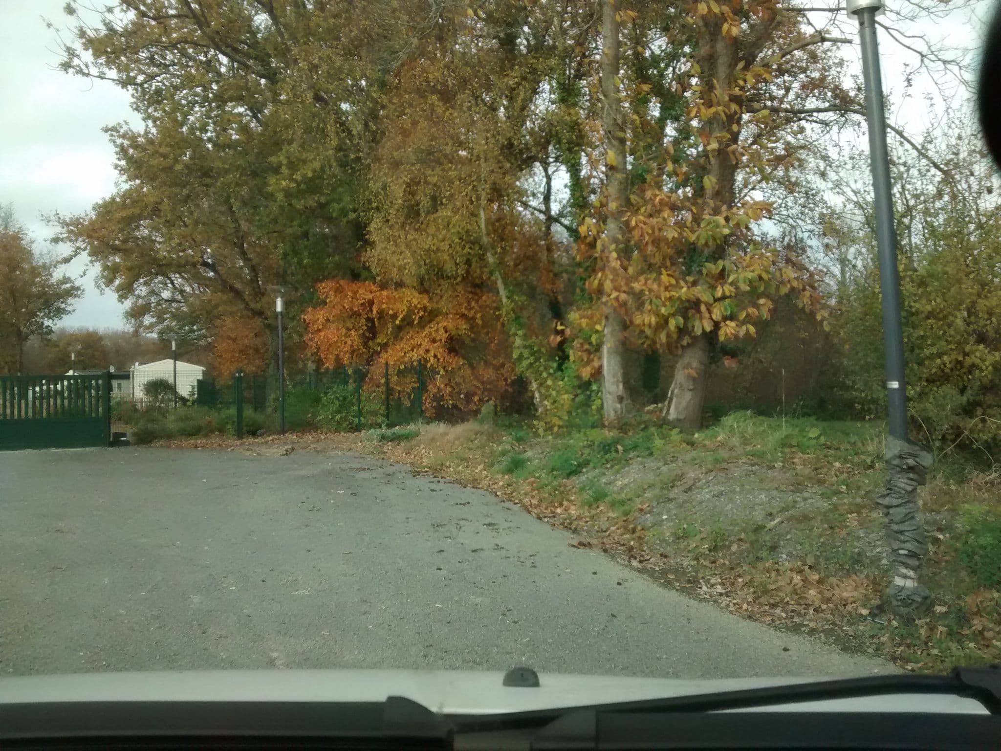 Street view near mobilhome au domaine du bois d'amour, Dinard — © mgageo (CC BY-SA · Mapillary)