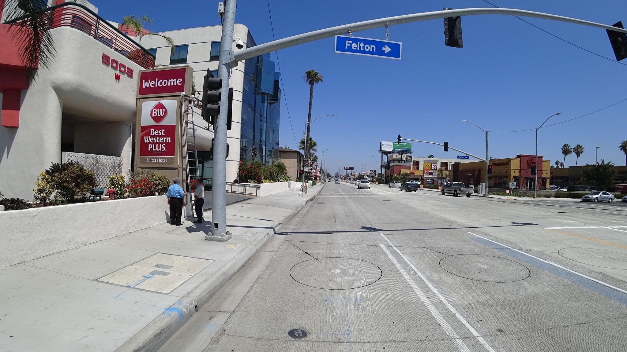 Street view near Best Western Plus Suites Hotel, Lennox — © mly_la (CC BY-SA · Mapillary)