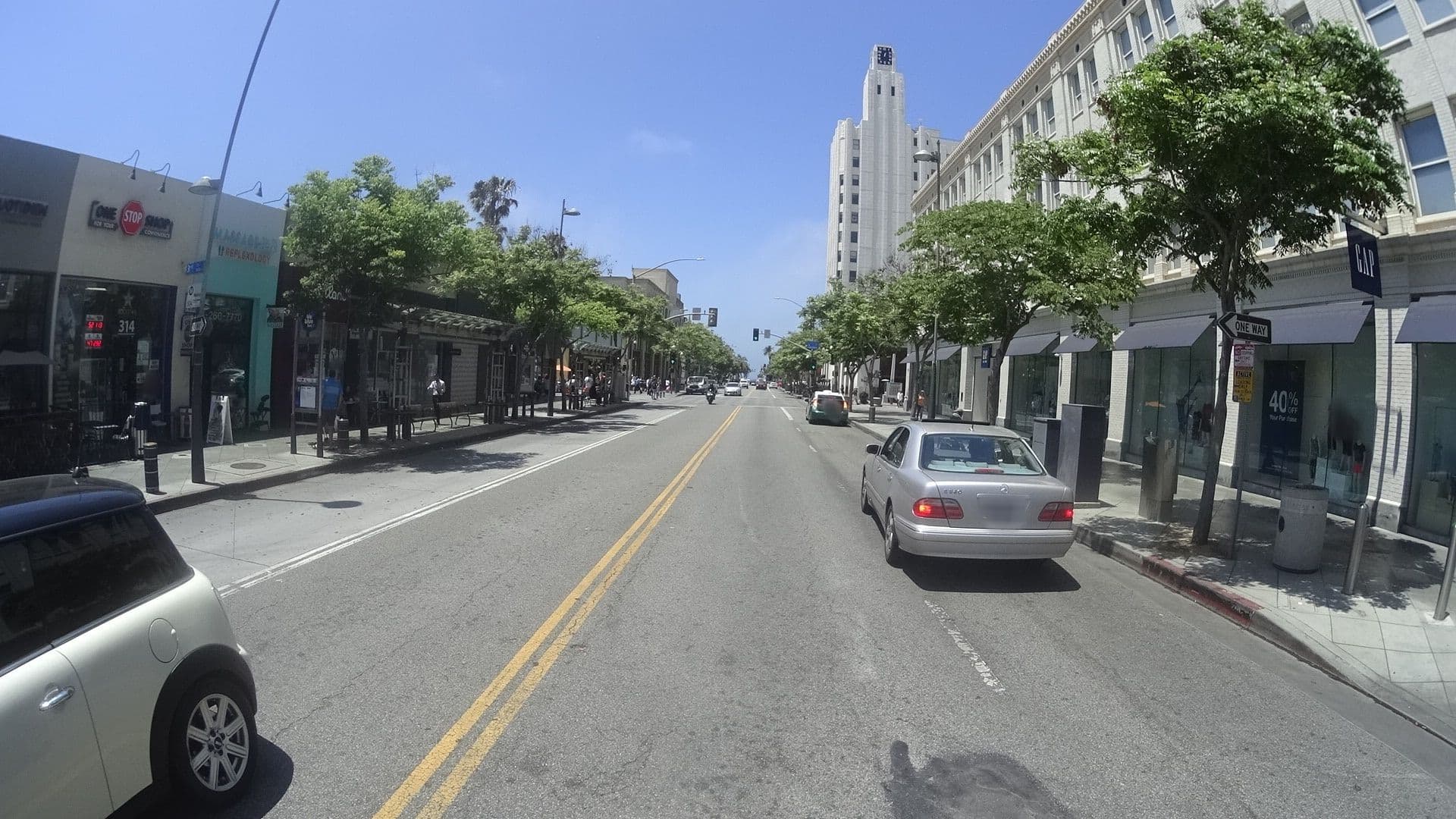Street view near SMA Rooftop Deck, Santa Monica — © mly_la (CC BY-SA · Mapillary)