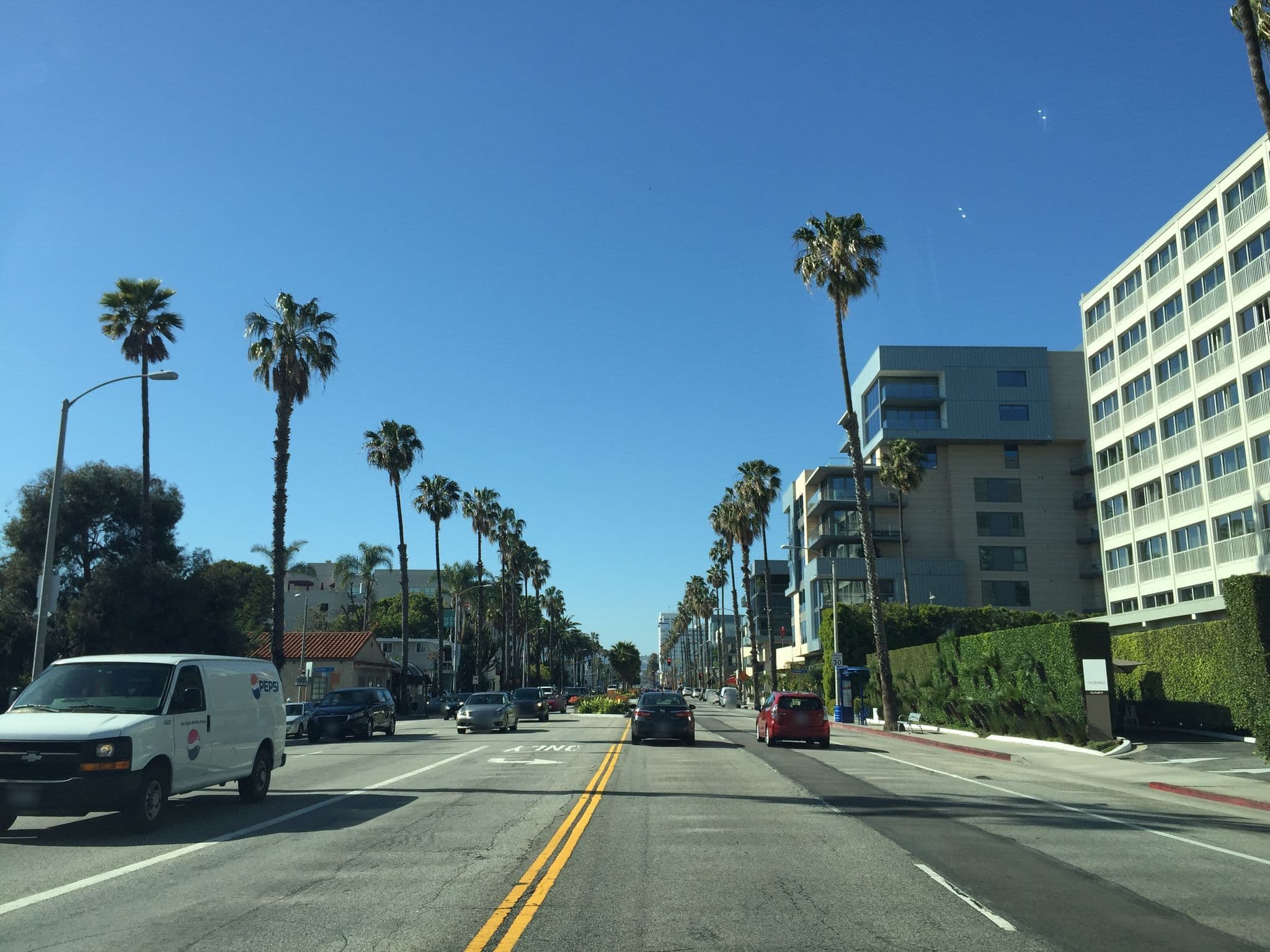 Street view near Pool @ Viceroy, Santa Monica — © jesolem (CC BY-SA · Mapillary)