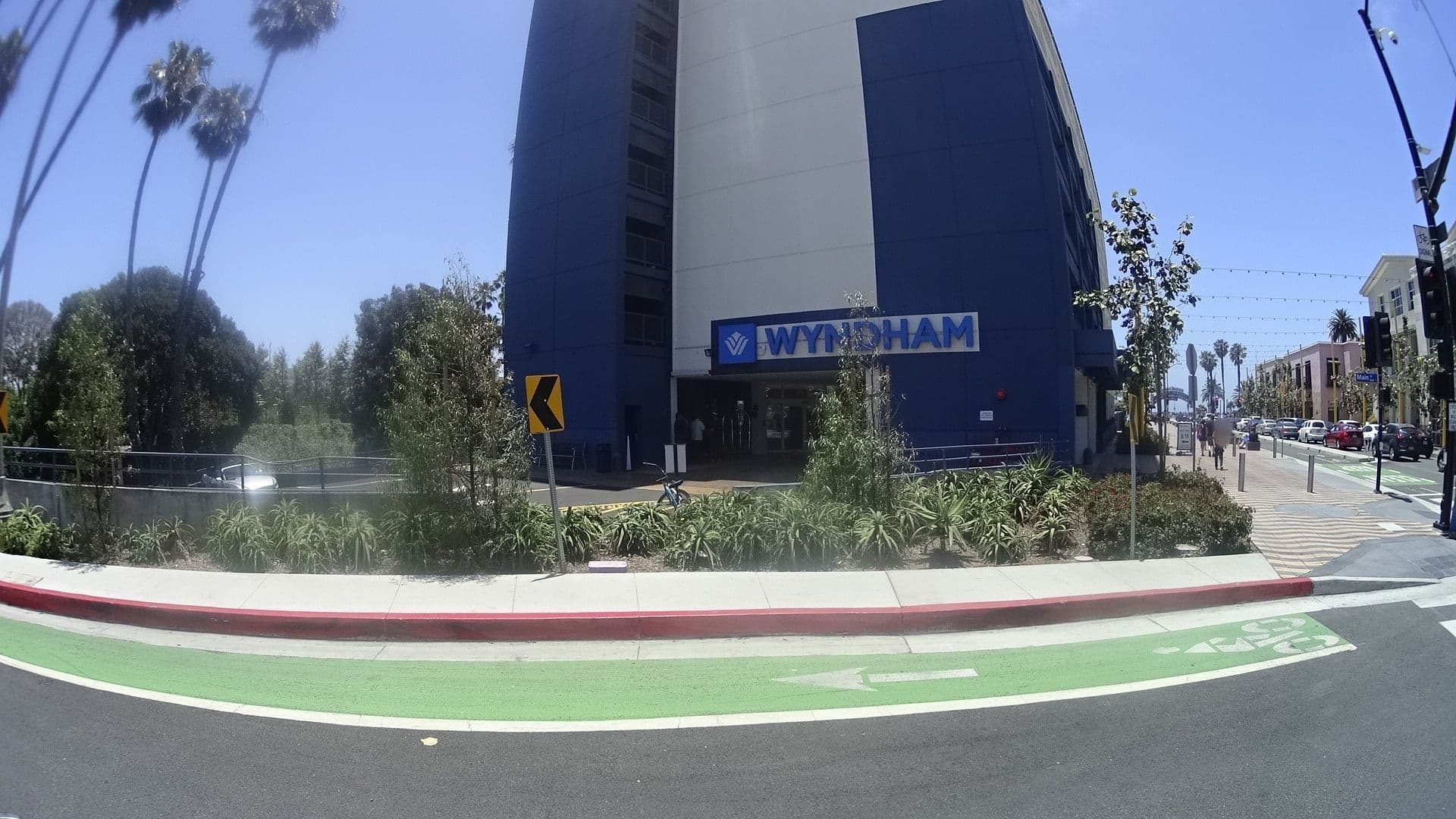 Street view near Wyndham Santa Monica at the Pier, Santa Monica — © mly_la (CC BY-SA · Mapillary)