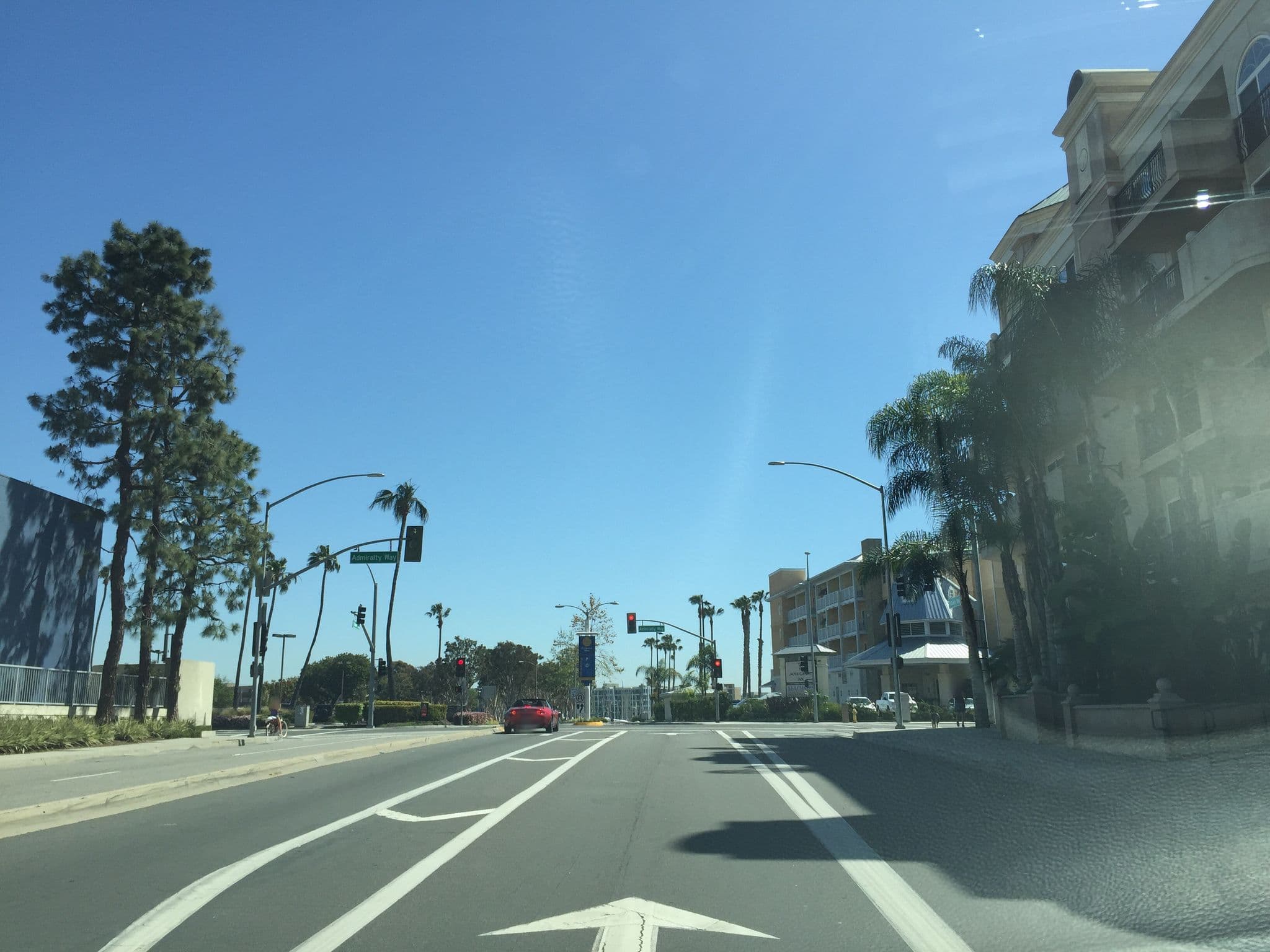 Street view near Marina International, Marina del Rey — © jesolem (CC BY-SA · Mapillary)